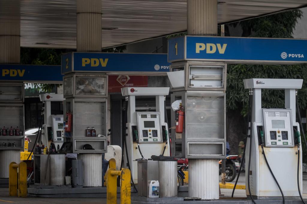 Vista de una estación de gasolina, el 27 de julio de 2023 en Caracas (Venezuela). EFE/Miguel Gutiérrez
