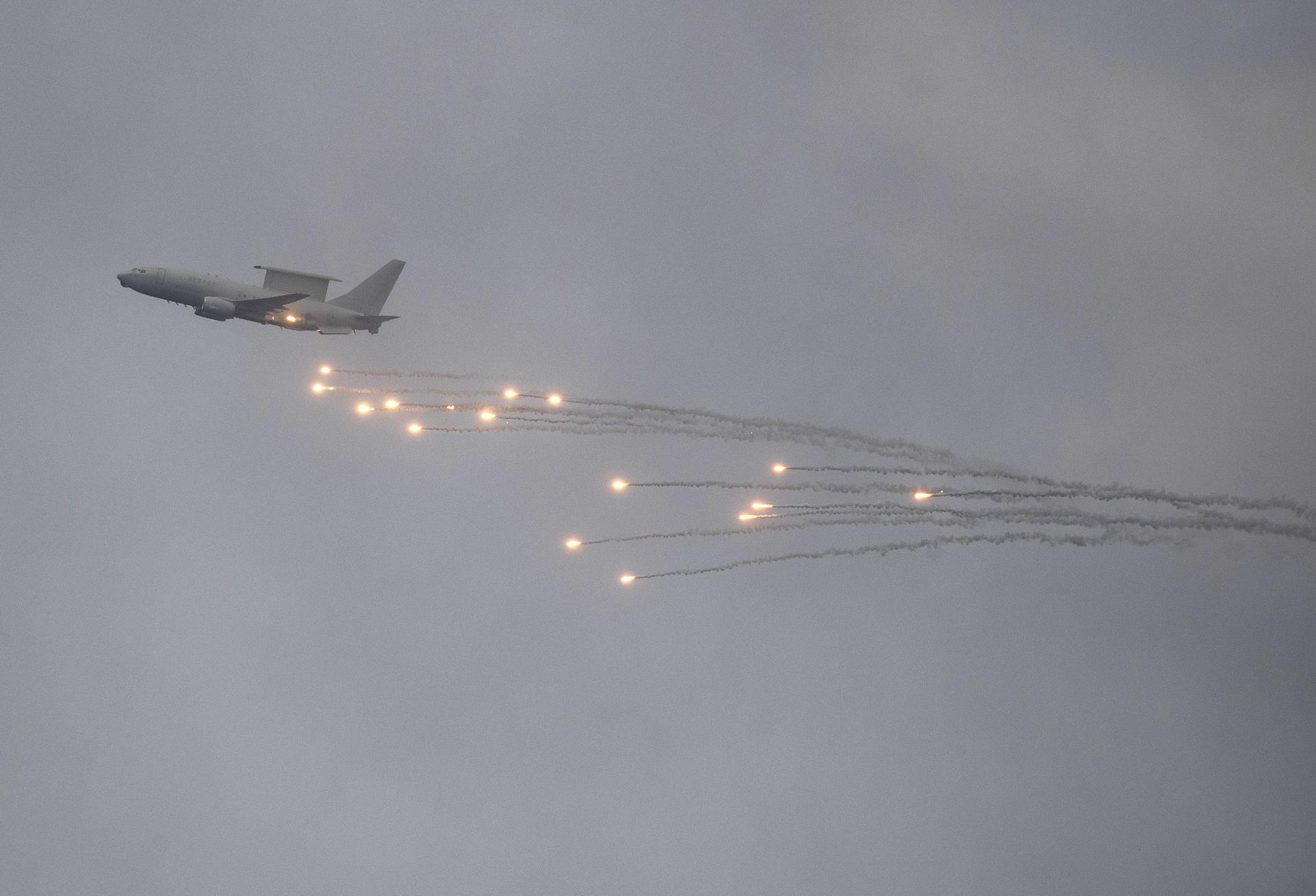 A South Korean E-737 Peace Eye Airborne Early Warning in action during a ROK-US joint massive live fire drill at the Seungjin fire training field on Pocheon-gun, Gyeonggi province, South Korea, 25 May 2023. EFE-EPA FILE/JEON HEON-KYUN