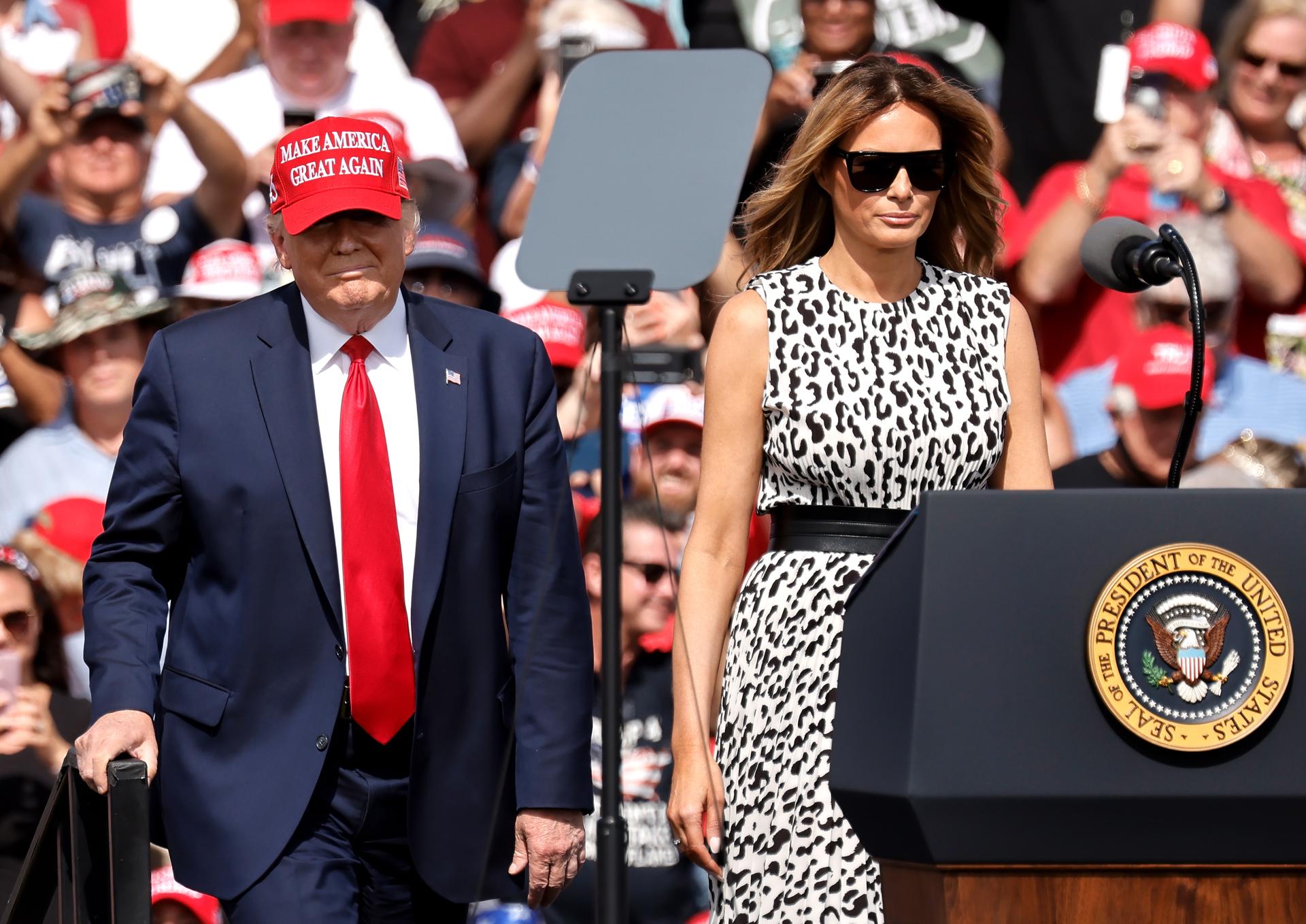 US President Donald J. Trump (L) arrives with his wife, First Lady Melania Trump at the Donald J. Trump's make America great victory rally at Raymond James Stadium in Tampa, Florida, USA, 29 October 2020. EFE-EPA/PETER FOLEY/FILE