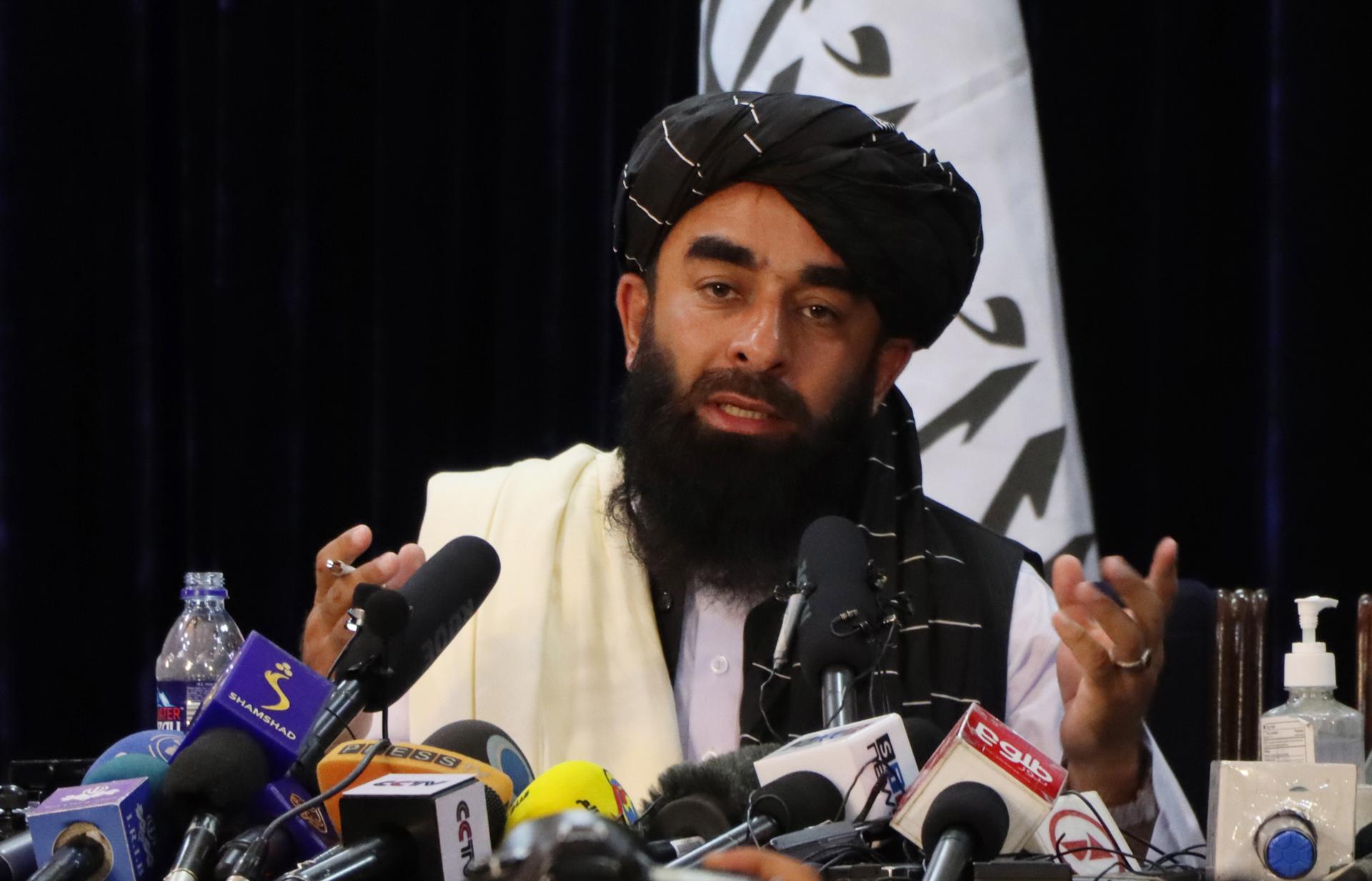Taliban spokesperson Zabihullah Mujahid talks with journalists during a press conference in Kabul, Afghanistan, 17 August 2021. EFE/EPA/FILE/STRINGER