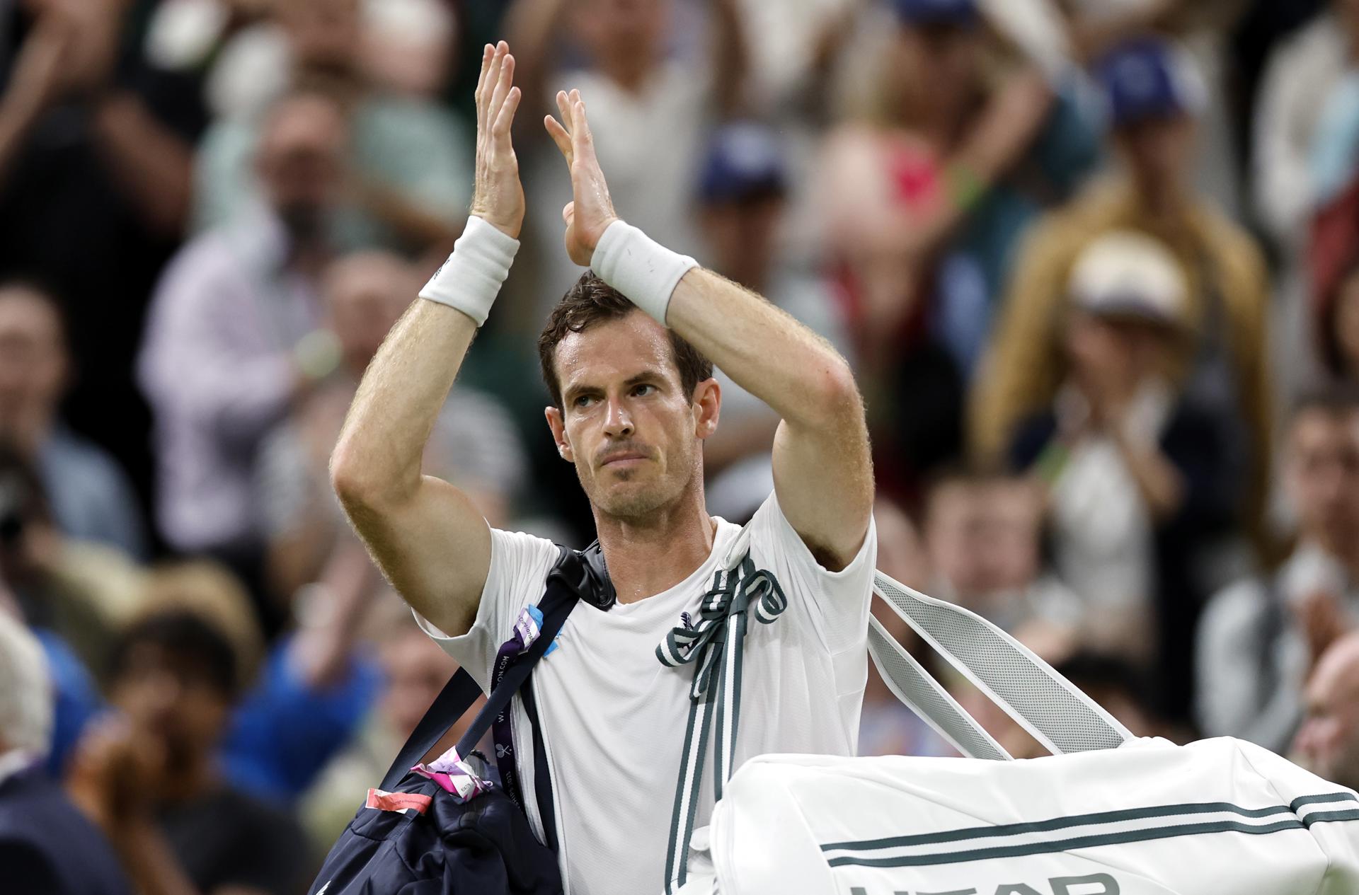 Andy Murray of Britain reacts as he leaves the court with a two-set-to-one lead over Stefanos Tsitsipas of Greece on 6 July 2023. Their men's singles second round match was suspended due to an 11 pm curfew at the Wimbledon Championships, Wimbledon, Britain, 06 July 2023. EFE/EPA/TOLGA AKMEN EDITORIAL USE ONLY