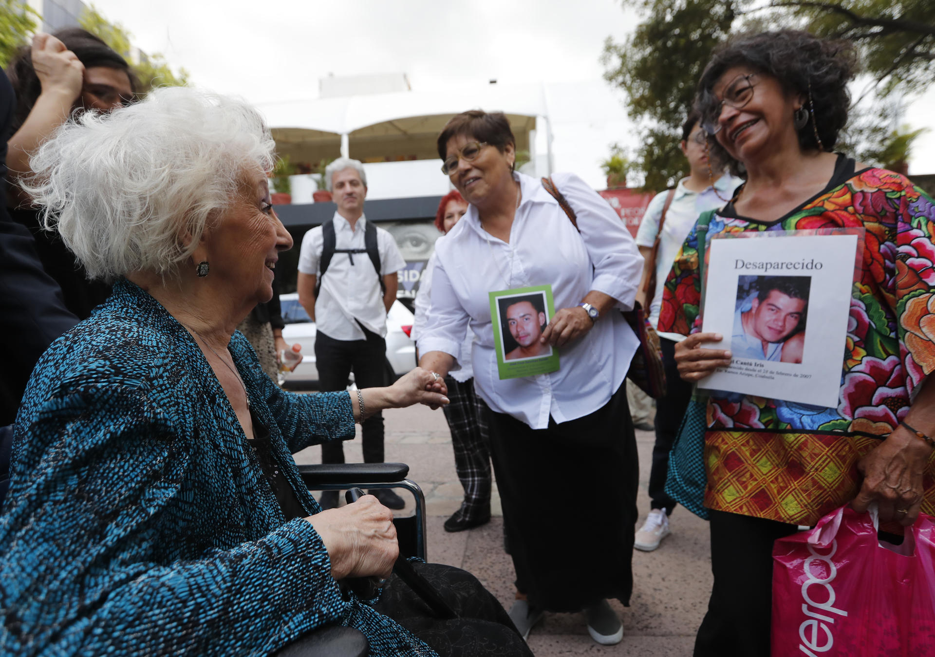 The president of the Grandmothers of Plaza de Mayo of Argentina, Estela de Carlotto (L), greets Mexican mothers of disappeared people, during a meeting in Mexico City, Mexico, 20 July 2023. EFE/Mario Guzmán
