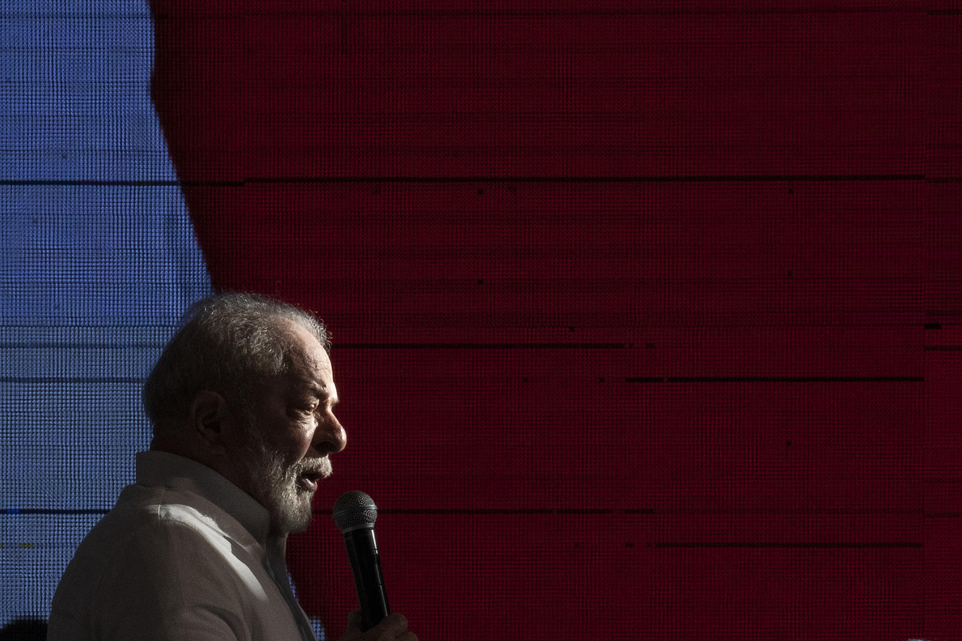 O presidente Luiz Inácio Lula da Silva participa da posse da nova direção do Sindicato dos Metalúrgicos de São Bernardo do Campo, na região metropolitana de São Paulo (Brasil). EFE/Sebastiao Moreira