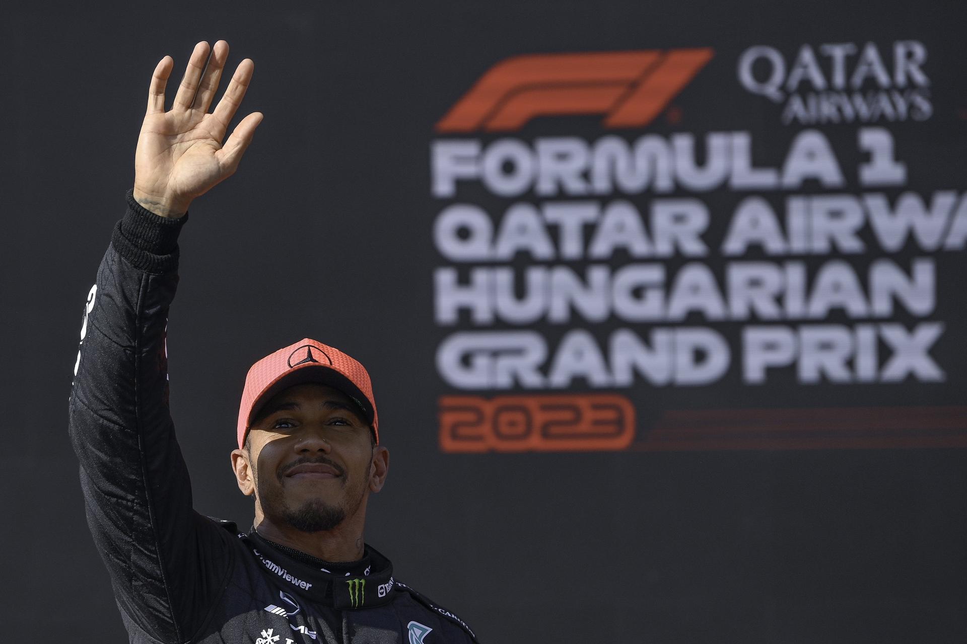 Lewis Hamilton (Mercedes) celebrates after winning pole position in qualifying for the Formula One Hungarian Grand Prix in Mogyorod, Hungary, on 22 July 2023. EFE/EPA/Zsolt Czegledi/HUNGARY OUT
