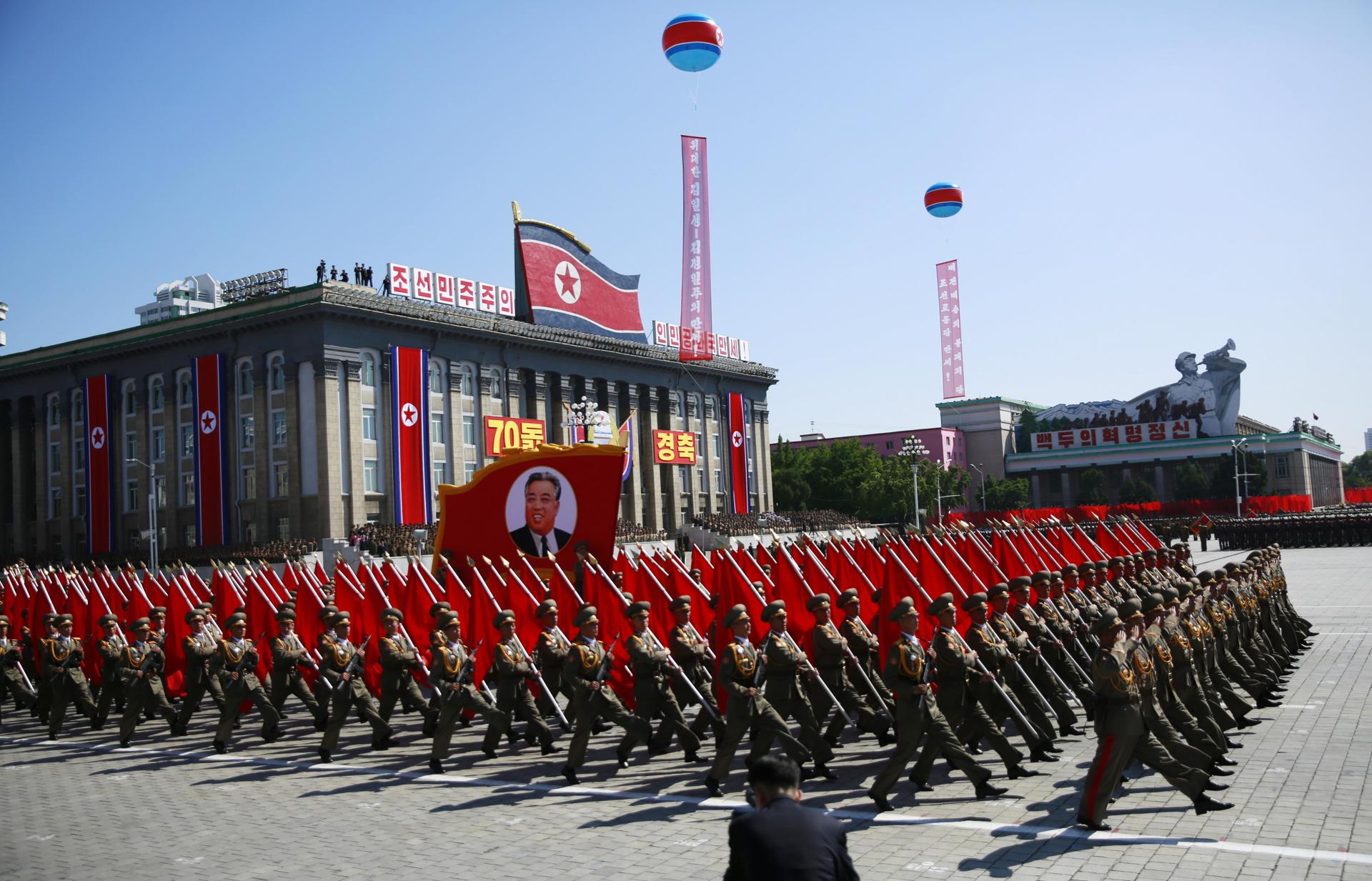 North Korean soldiers march during a parade celebrating the National Day and 70th anniversary of its Foundation in Pyongyang, North Korea, 09 September 2018. EFE-EPA/HOW HWEE YOUNG/FILE