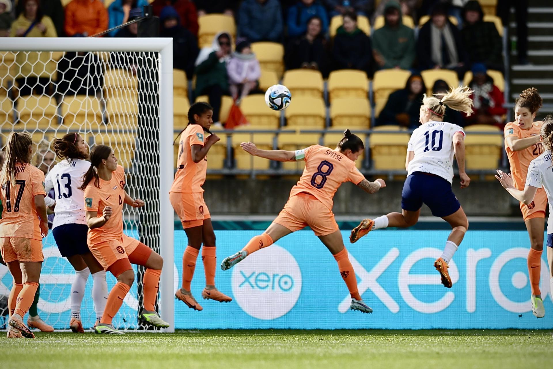 The USA's Lindsey Horan (No. 10) scores against the Netherlands during the FIFA Women's World Cup Group E match in Wellington, New Zealand. EFE/EPA/RITCHIE B. TONGO
