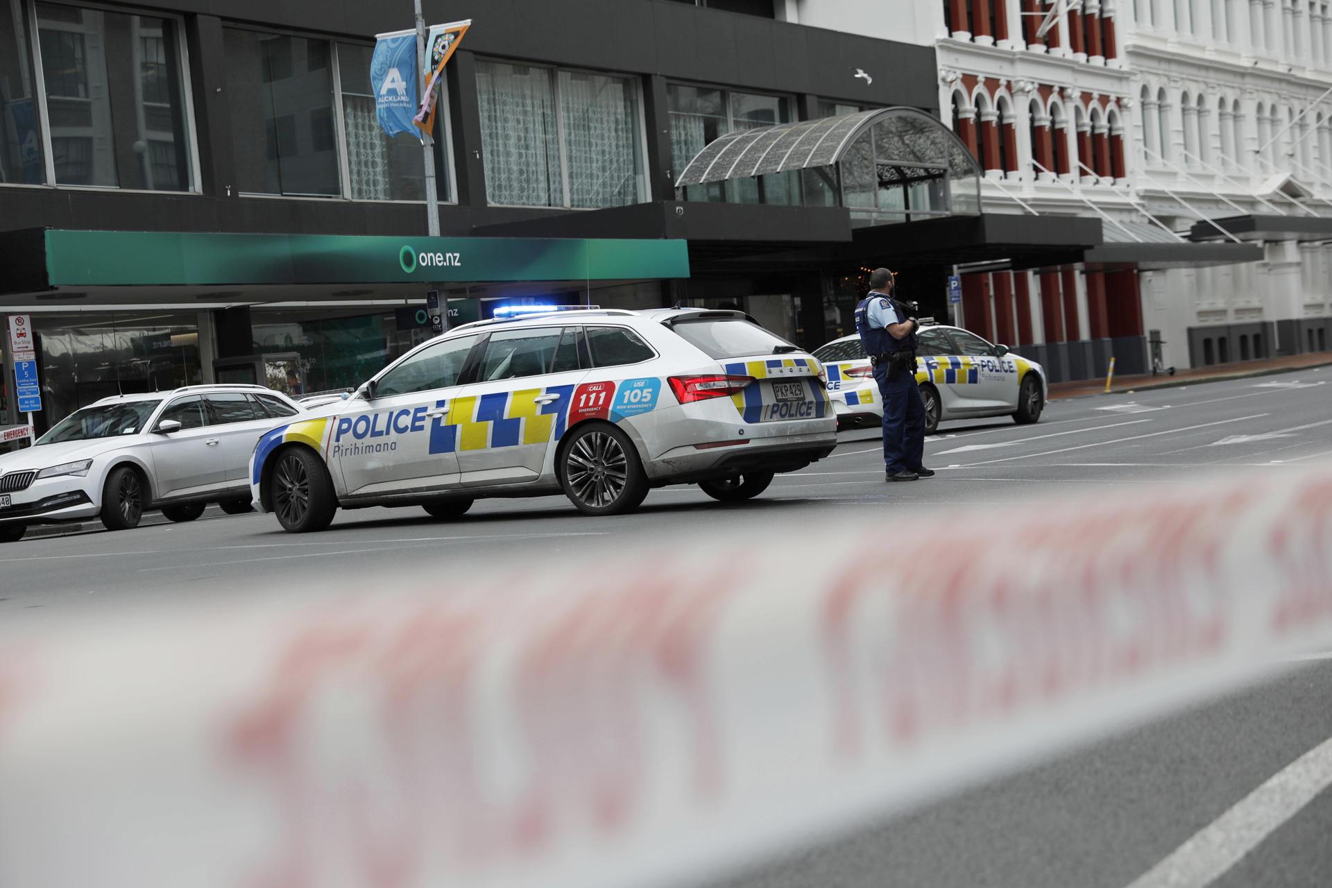 Police block an area near the site of a shooting in Queen Street, Auckland, New Zealand, 20 July 2023. EFE/EPA/HOW HWEE YOUNG
