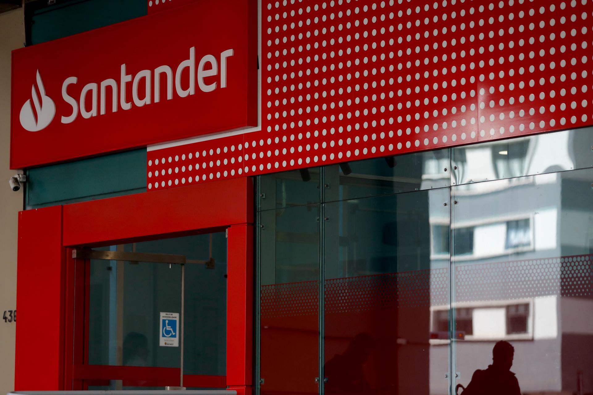 Foto de arquivo de uma agência do Banco Santander em São Paulo, Brasil. EFE/Fernando Bizerra Jr.