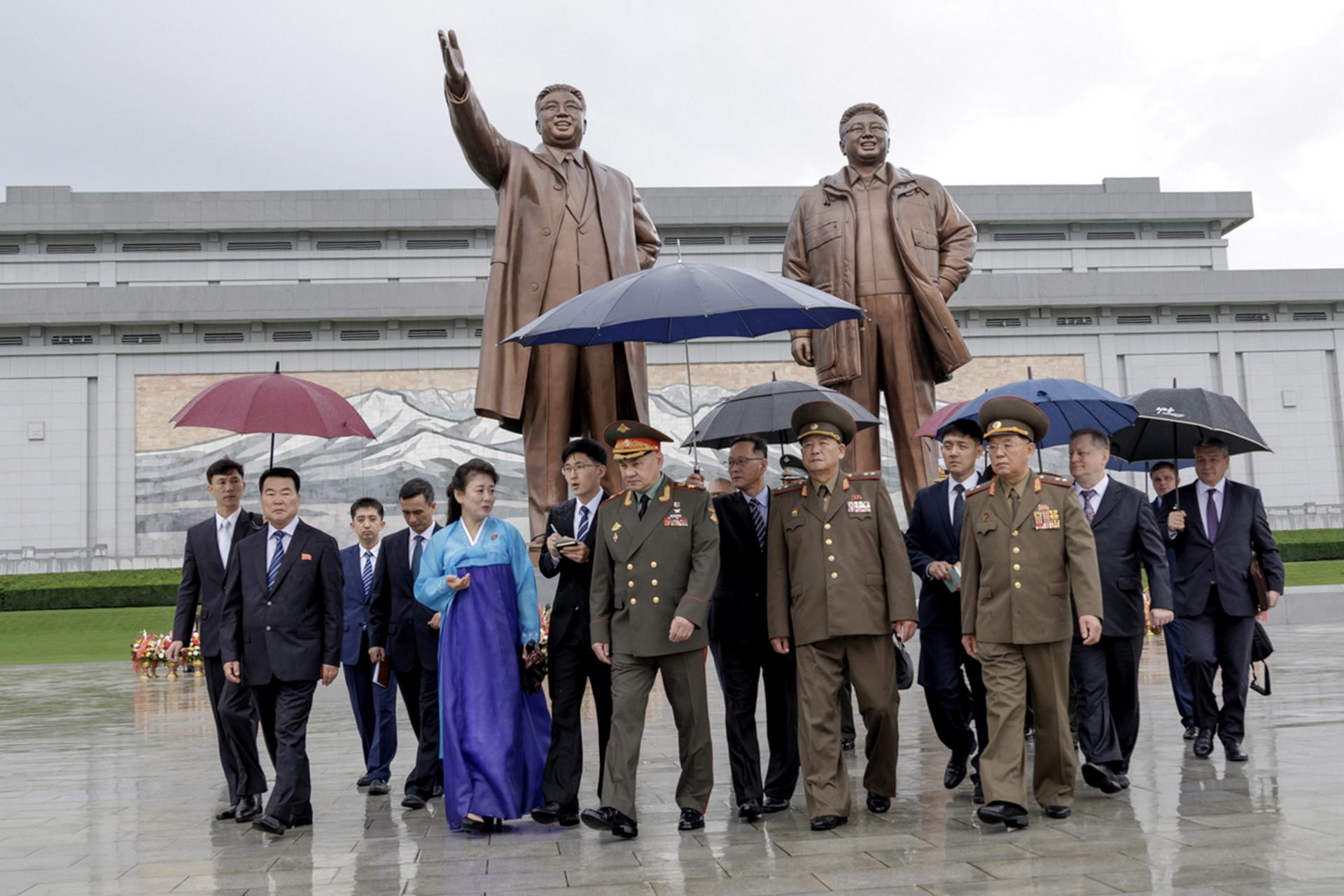 North Korea welcomes Chinese delegation at war anniversary - EFE Noticias