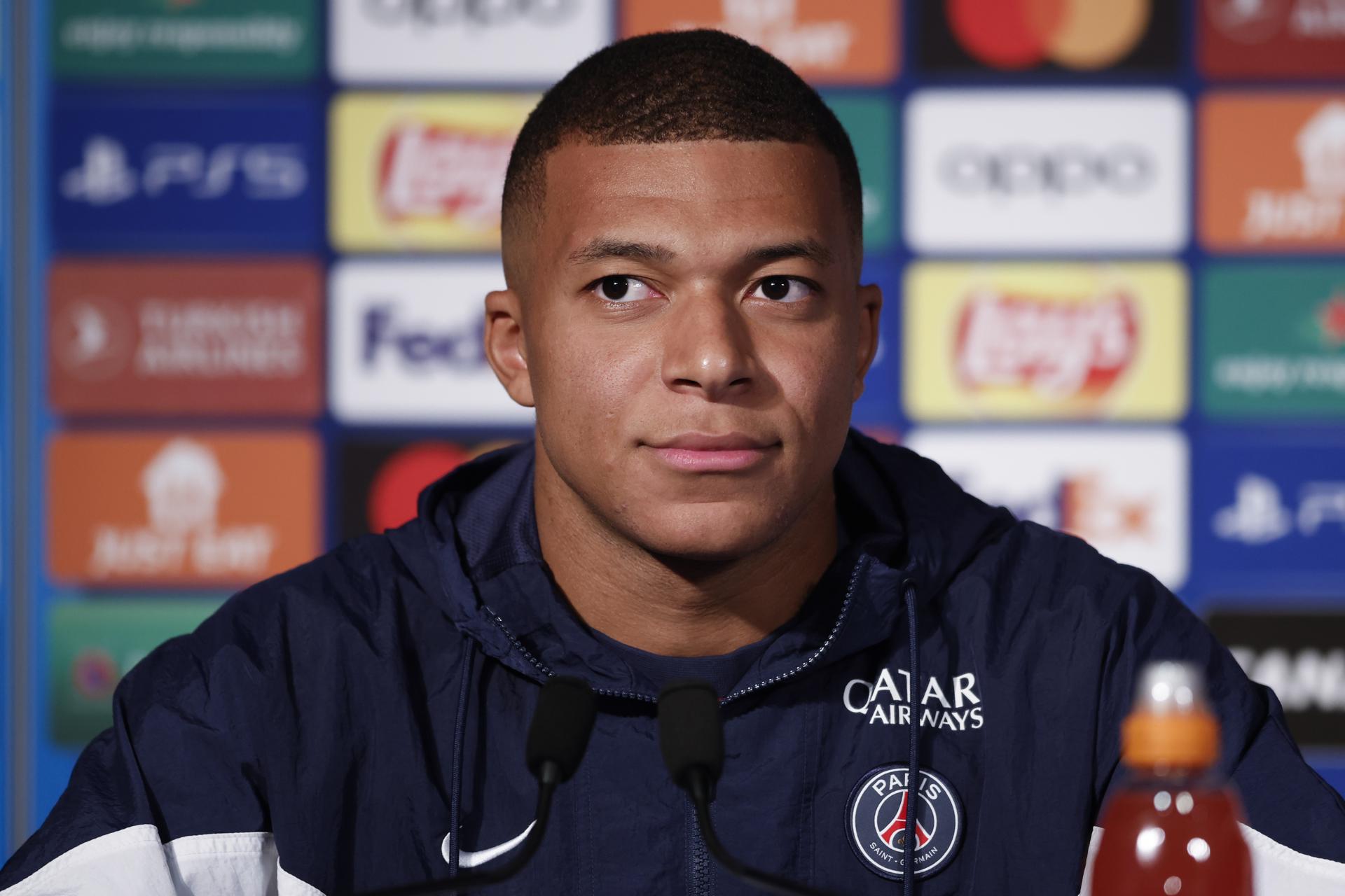 Kylian Mbappe takes part in a press conference in Paris. EFE/EPA/YOAN VALAT/FILE
