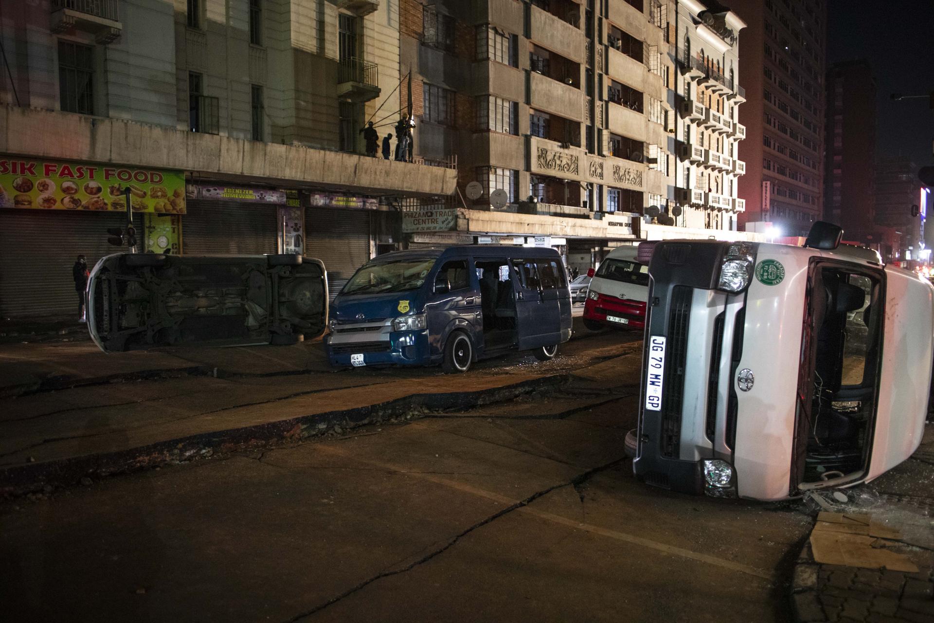 Damage from an under-street gas explosion is seen in Bree Street in downtown Johannesburg, South Africa, 19 July 2023. EFE-EPA/KIM LUDBROOK
