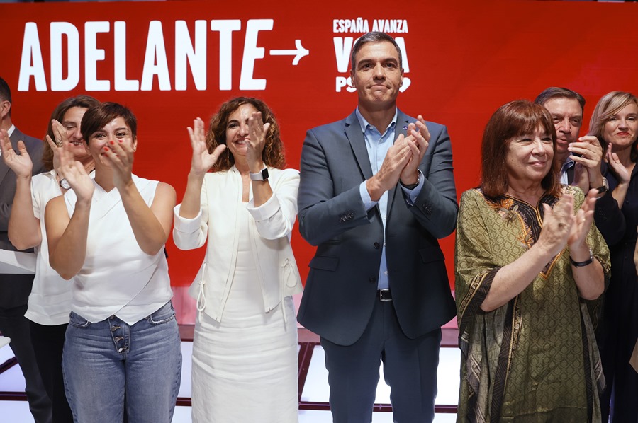 El secretario general del PSOE y presidente del Gobierno, Pedro Sánchez, durante la presentación del programa electoral de la formación para las elecciones generales, este viernes en Madrid. 