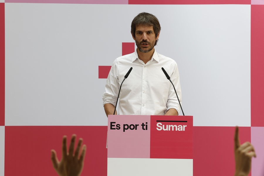 El portavoz de Sumar, Ernest Urtasun, da una rueda de prensa en la sede del partido en Madrid, este lunes, en el día después de la celebración de las elecciones generales.