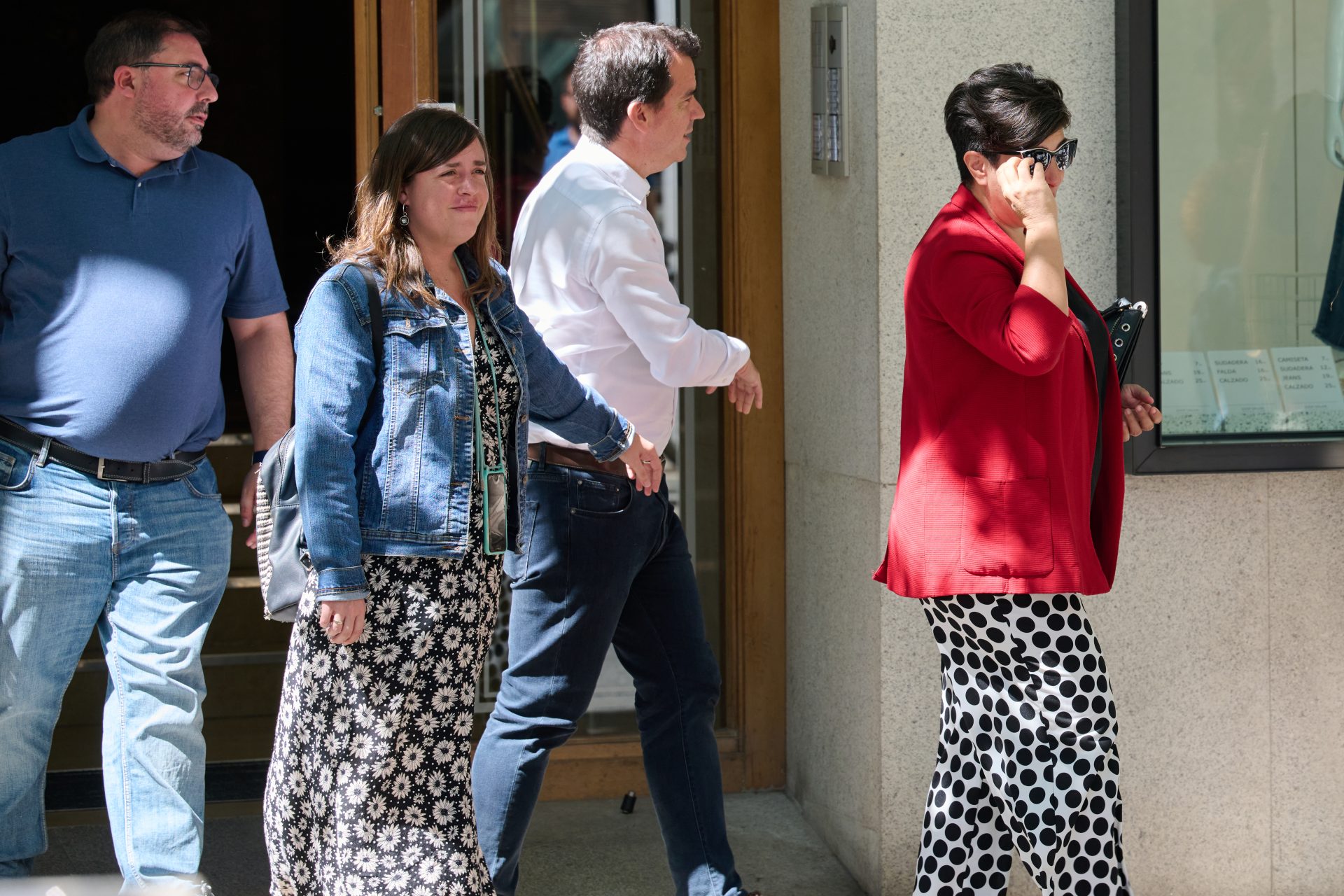Imagen de miembros de la dirección de Geroa Bai tras la salida de la reunión interna en la que han consensuado su postura sobre la reedición del Gobierno con PSN yContigo-Zurekin