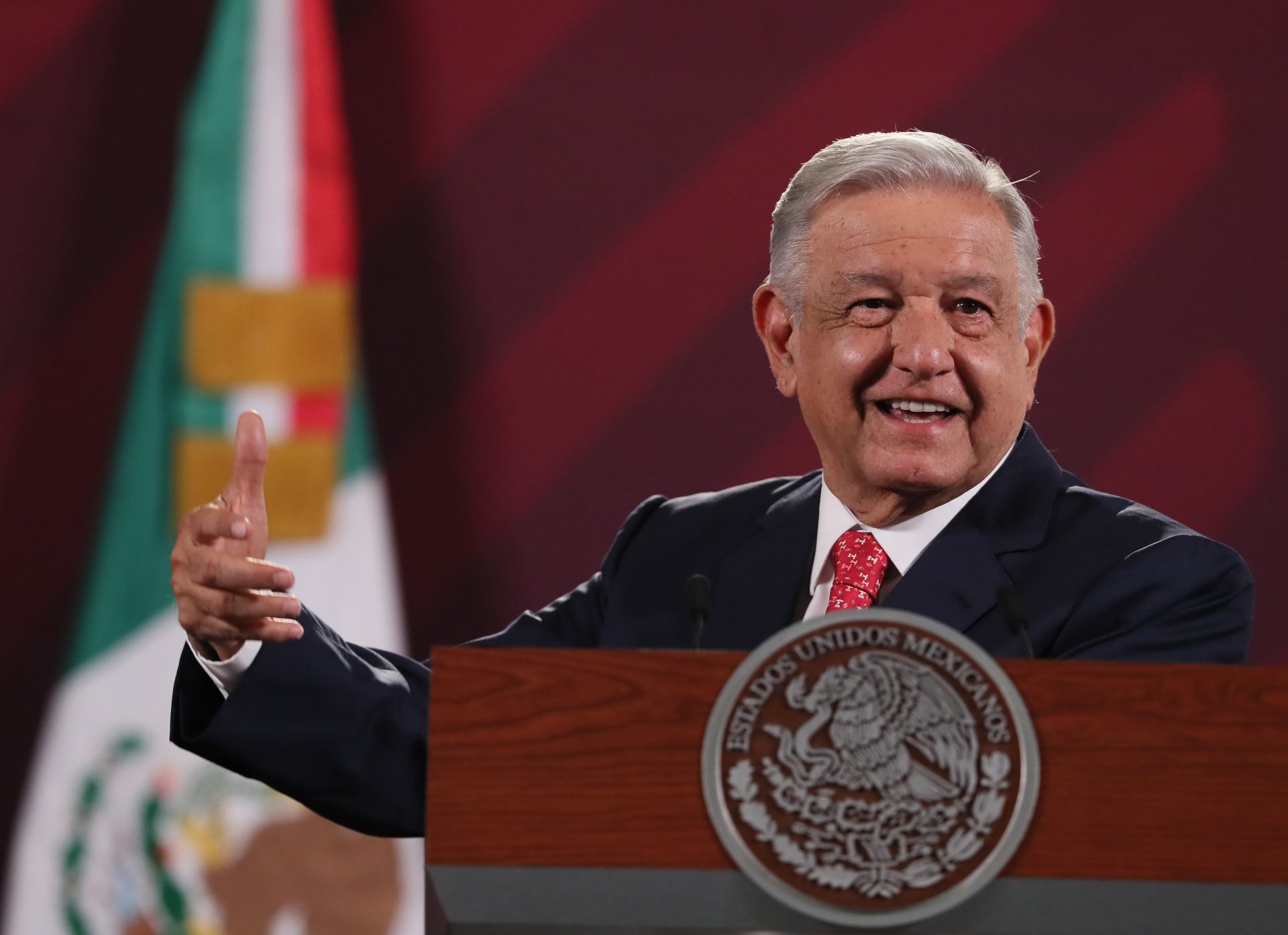 El presidente de México, Andrés Manuel López Obrador, habla durante su rueda de prensa matutina hoy, en el Palacio Nacional de la Ciudad de México (México). EFE/Mario Guzmán