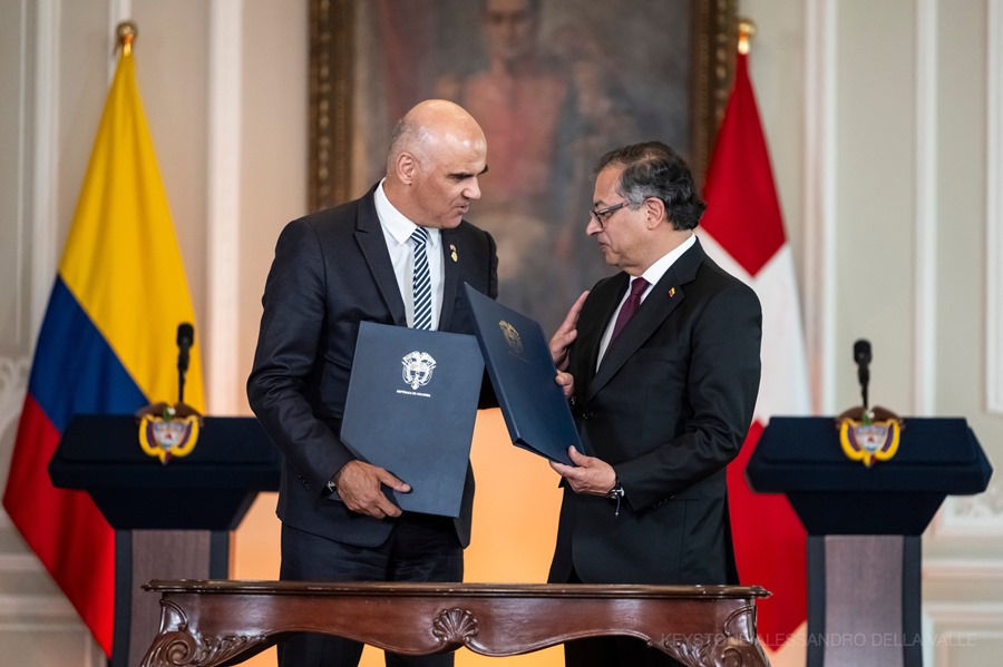 Inversiones en temas de paz centran la conversación entre presidentes de Colombia y Suiza