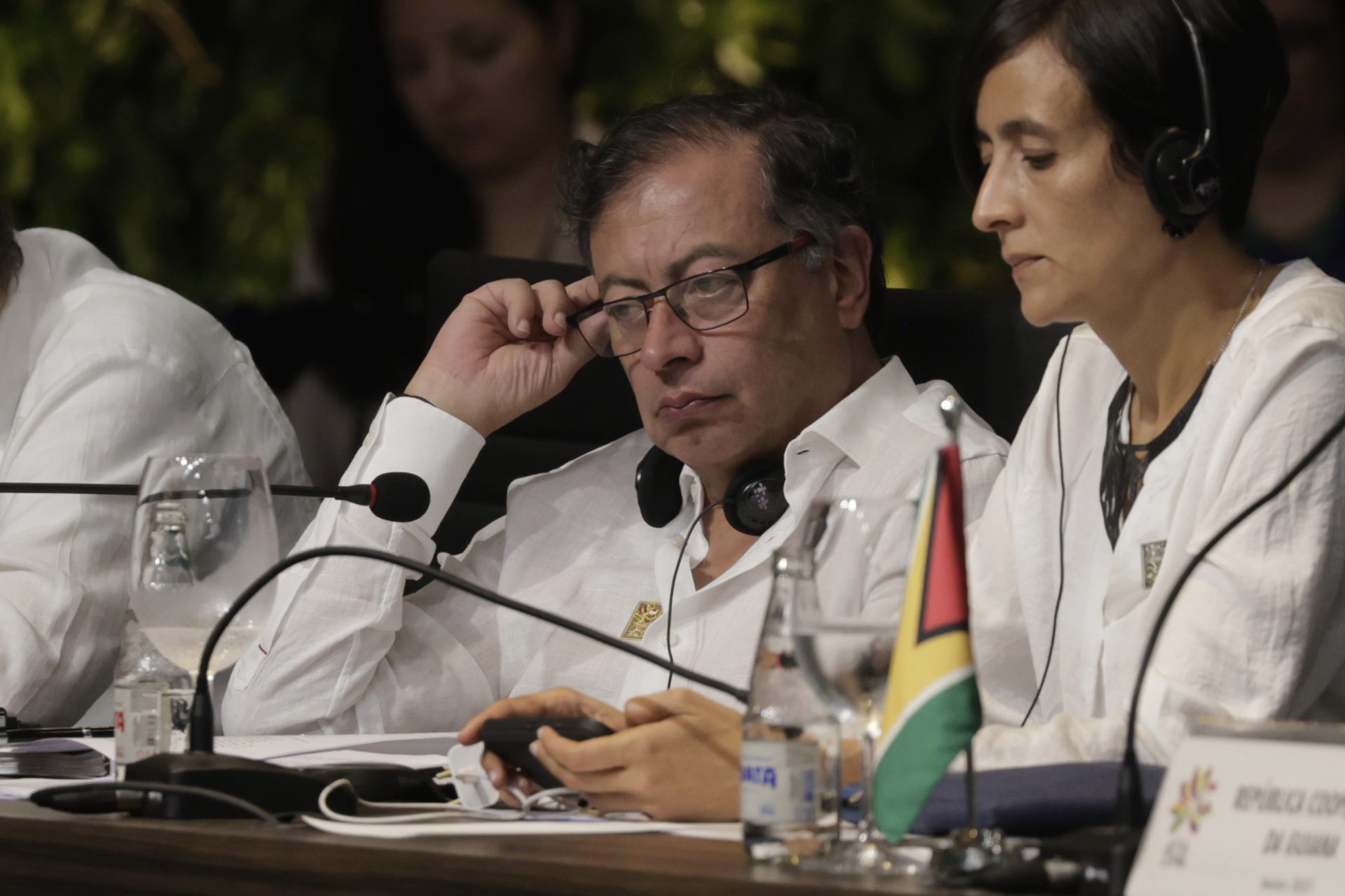 El presidente de Colombia, Gustavo Petro, participa en la sesión de apertura de la Cumbre Amazónica hoy, en Belém (Brasil). EFE/Antonio Lacerda