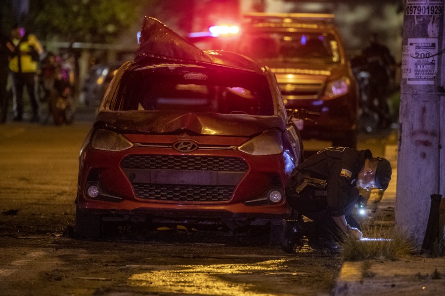 Dos coches bomba hacen explosión en Quito
