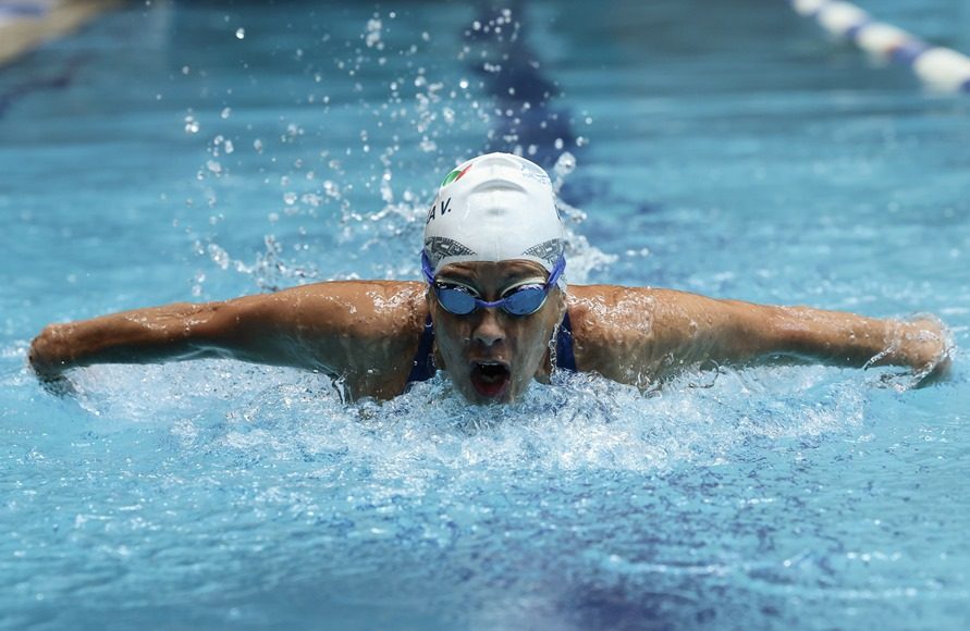 La nadadora máster mexicana Laura Vaca entrena el 25 de agosto de 2023 en Ciudad de México (México). EFE/José Méndez