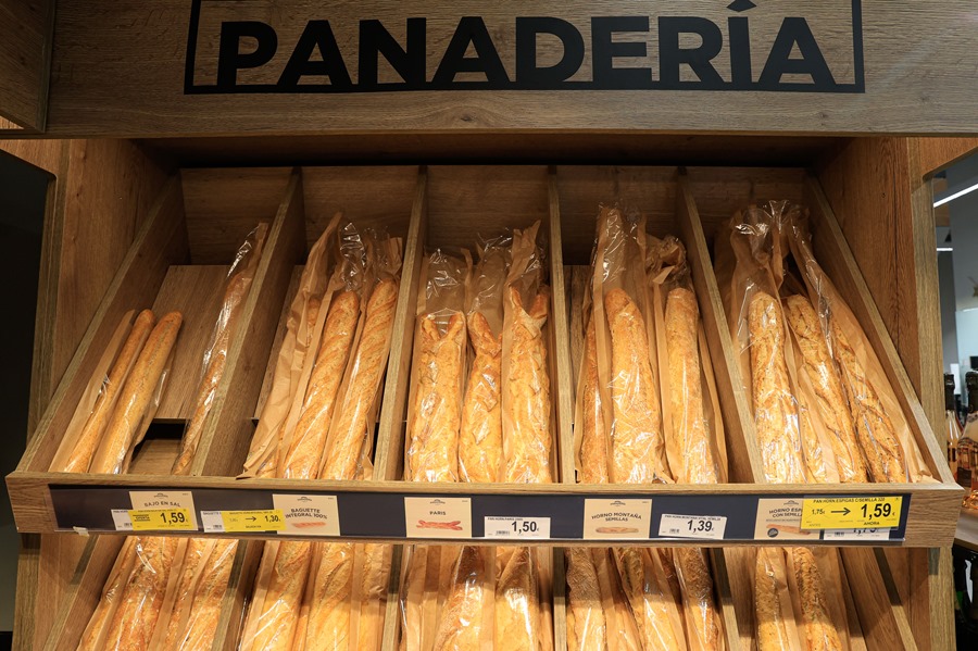 Precios del pan en un supermercado de Madrid.