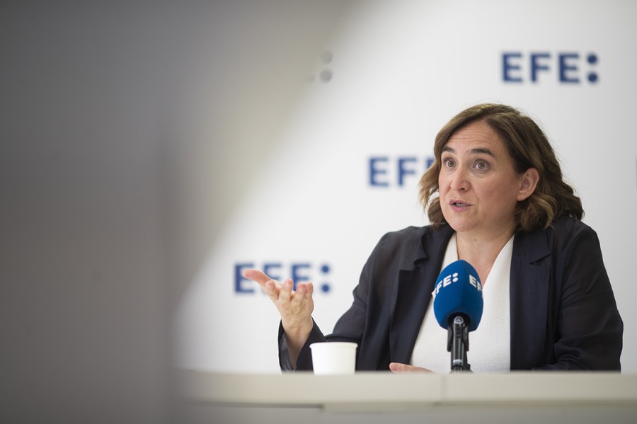 La exalcaldesa de Barcelona y líder de los comunes, Ada Colau, reflexiona en una entrevista con EFE sobre la oportunidad y el riesgo que conllevan los resultados de las elecciones generales del 23 de julio.