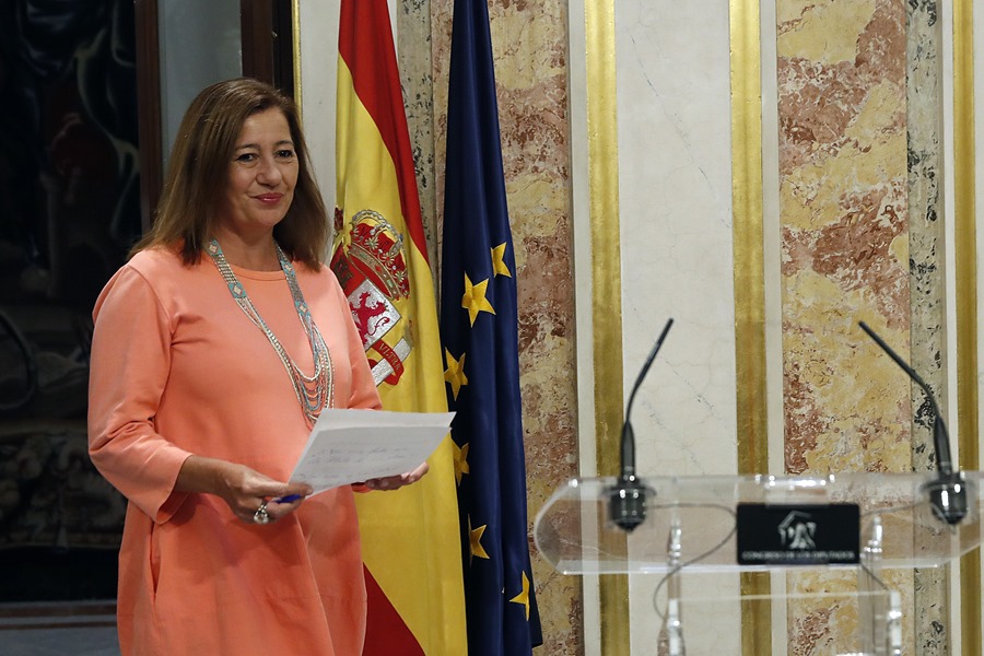 La presidenta del Congreso, Francina Armengol, anuncia la decisión del rey Felipe VI que ha propuesto al líder del PP, Alberto Núñez Feijóo, como candidato a la investidura, hoy martes en el Congreso de los Diputados.