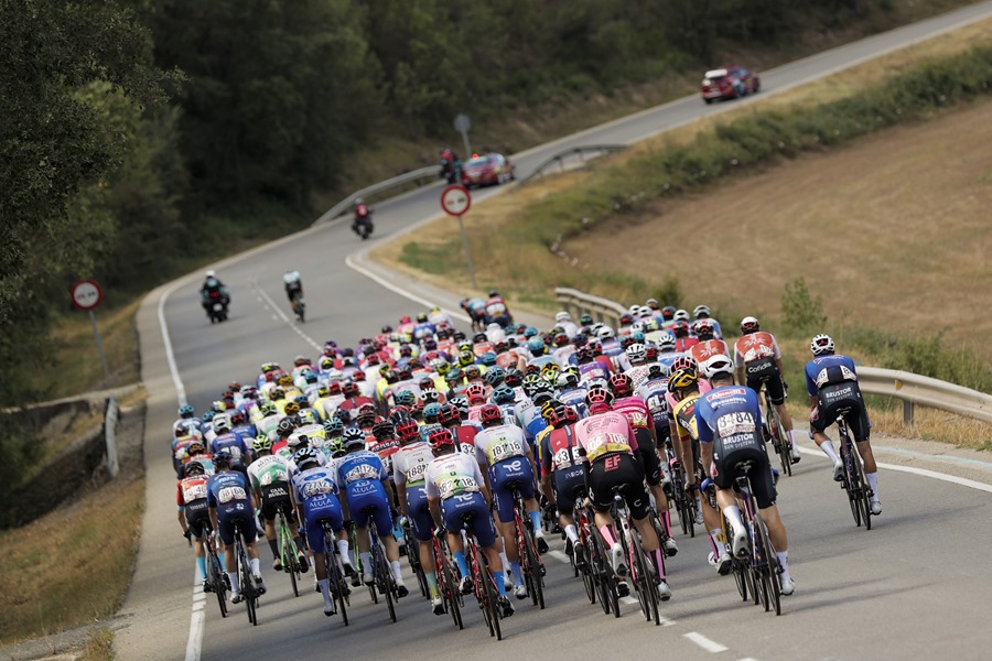 Los detenidos por el intento de boicot a la Vuelta pretendían verter 400 litros de aceite