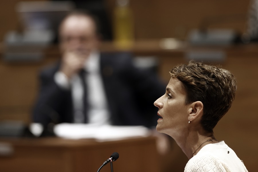 La candidata a reeditar la presidencia del Gobierno de Navarra, María Chivite durante su discurso para pedir la confianza de la Cámara