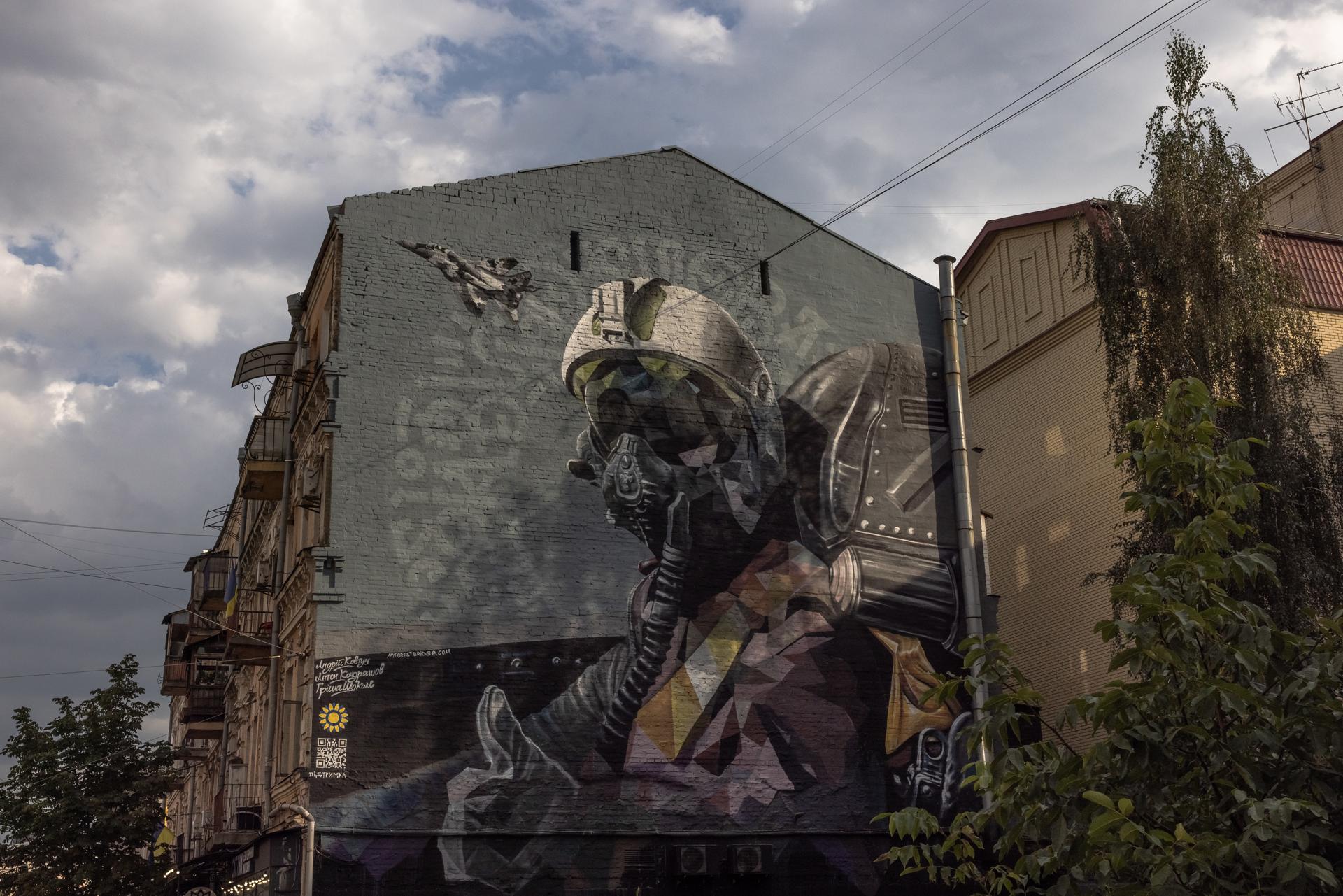 A mural called 'The ghost of Kyiv', dedicated to Ukrainian air force pilots who were defending the sky over Kyiv during the Russian attacks, in downtown Kyiv, Ukraine, 29 August 2022. EFE/EPA/ROMAN PILIPEY