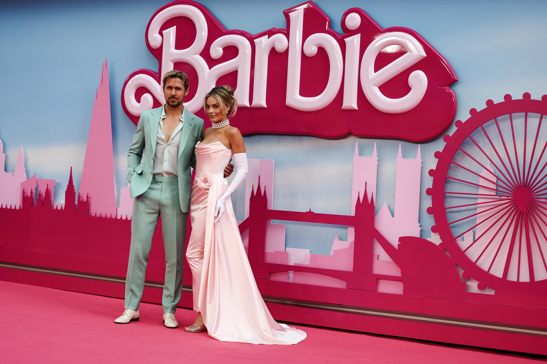 Canadian actor Ryan Gosling (L) and Australian actor Margot Robbie (R) pose on the pink carpet at the European premiere of 'Barbie' in central London, Britain, 12 July 2023. EFE/EPA/FILE/ANDY RAIN