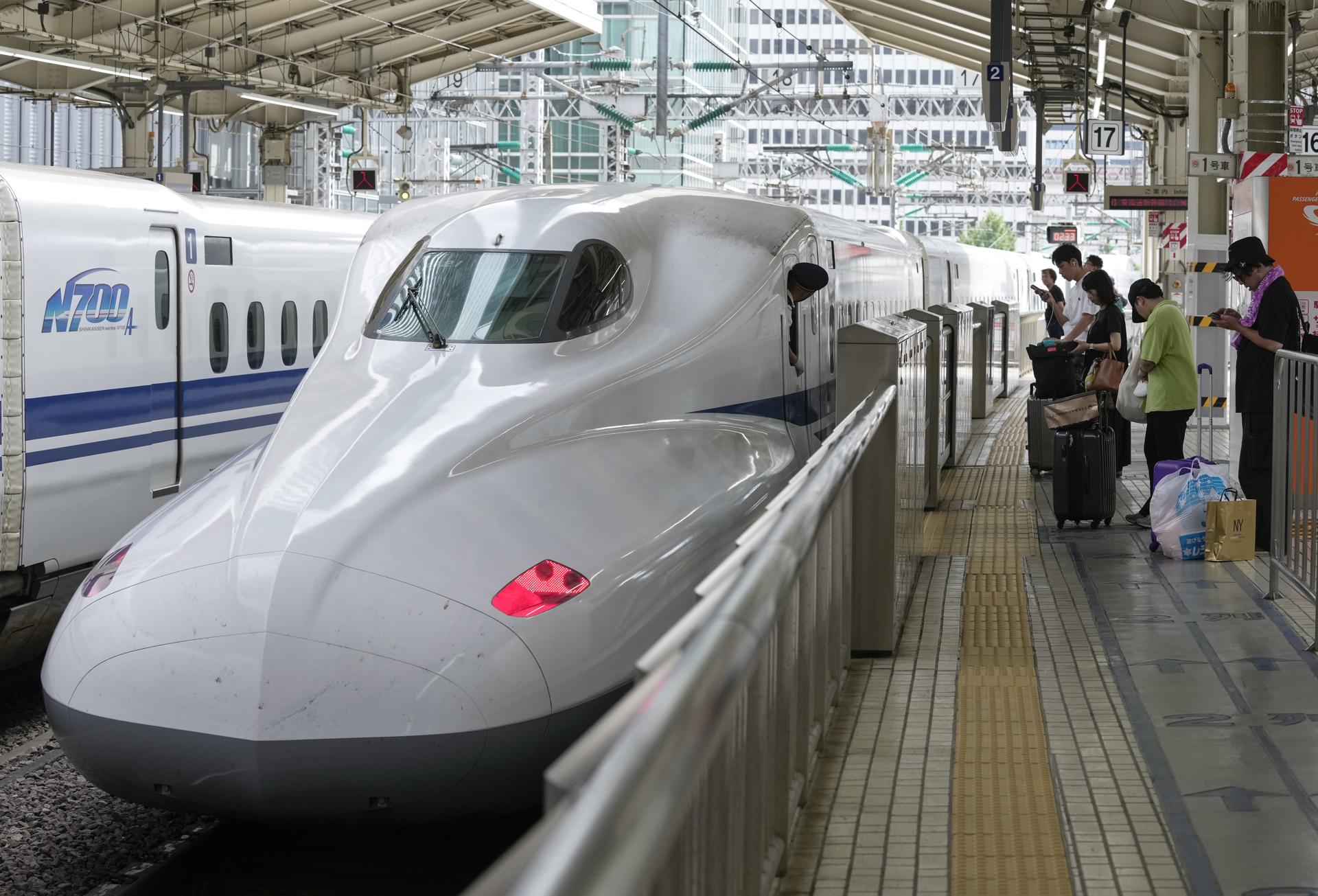 A Tokaido Shinkansen bullet train bound for western Japan departs Tokyo railway station in Tokyo, Japan, 14 August 2023. EFE-EPA/KIMIMASA MAYAMA