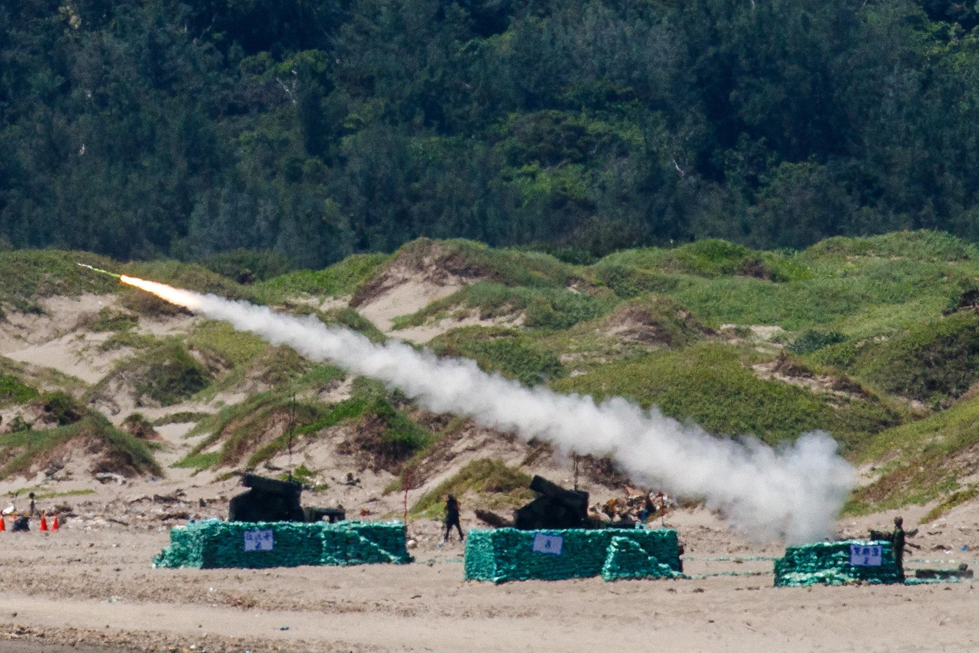 A Taiwanese military soldier fires a US-made Stinger missile during the missile shooting exercises in Manzhou Township, Pingtung county, Taiwan, 04 July 2023. EFE-EPA FILE/RITCHIE B. TONGO