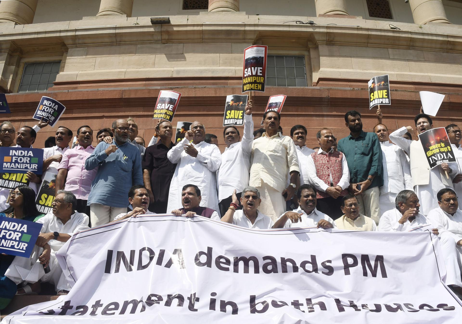Members of newly formed Indian National Democratic Inclusive Alliance by the all opposition parties protest over ethnic violence in Manipur during Monsoon session of Parliament, in New Delhi, India, 24 July 2023. EFE/EPA/FILE/MANISH JAIN