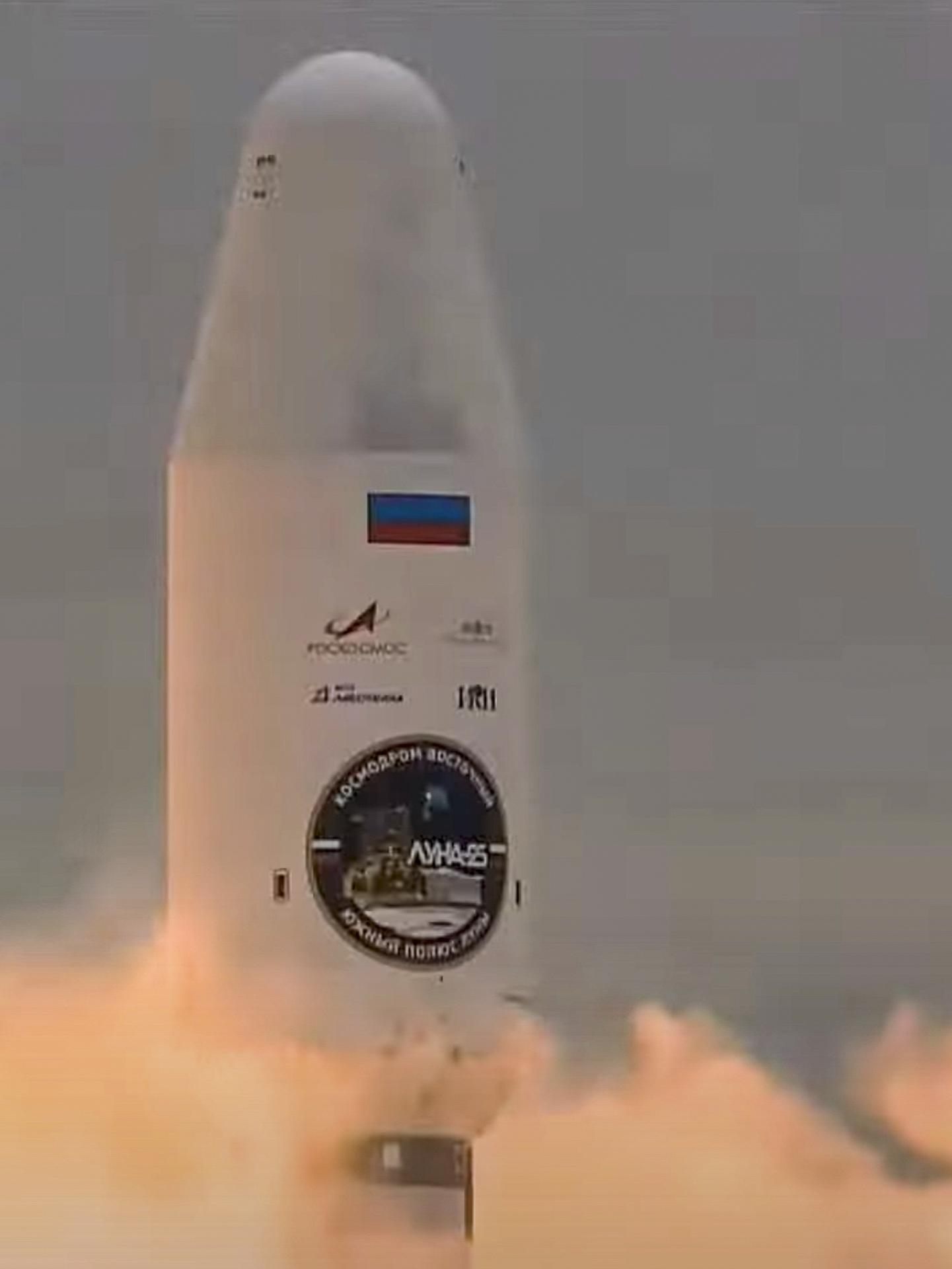A handout still image taken from a video made available by the Roscosmos State Space Corporation shows the Soyuz-2.1b rocket with the moon lander Luna 25 (Moon) automatic station as it takes off from a launch pad at the Vostochny Cosmodrome, outside the city of Tsiolkovsky, some 180 km north of Blagoveschensk, in the far eastern Amur region, Russia, 11 August 2023. EFE/EPA/ROSCOSMOS STATE SPACE CORPORATION/HANDOUT HANDOUT EDITORIAL USE ONLY/NO SALES
