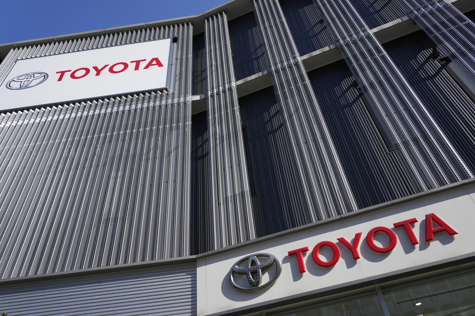 Toyota Motor logos are seen at a dealership of the carmaker in Tokyo, Japan, 09 February 2022 (reissued 29 August 2023). EFE-EPA/FRANCK ROBICHON
