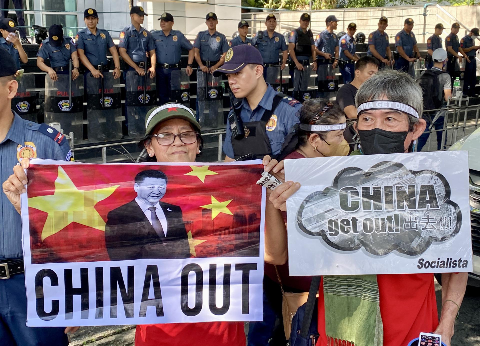 Protesters stage a demonstration in front of the Chinese consulate office in Makati city, Metro Manila, Philippines, 11 August 2023. The protestors called China to stop harassment, in regards to recent aggression by the Chinese Coast Guard against Philippine vessels in the disputed South China Sea. EFE-EPA FILE/FRANCIS R. MALASIG