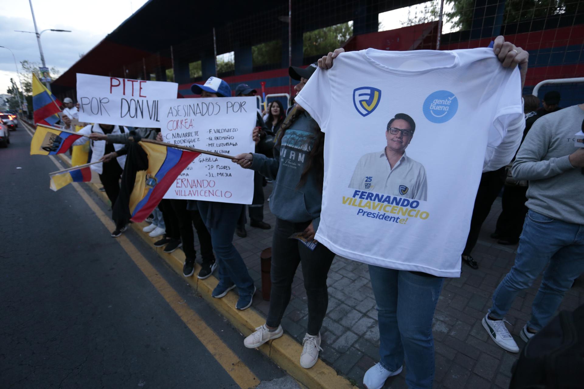 Supporters of the presidential candidate Fernando Villavicencio take to the streets proclaiming Villavicencio as "eternal president", after his assassination yesterday at the exit of an electoral rally of his campaign in Quito, Ecuador, 10 August 2023. EFE-EPA/Santiago Fernandez