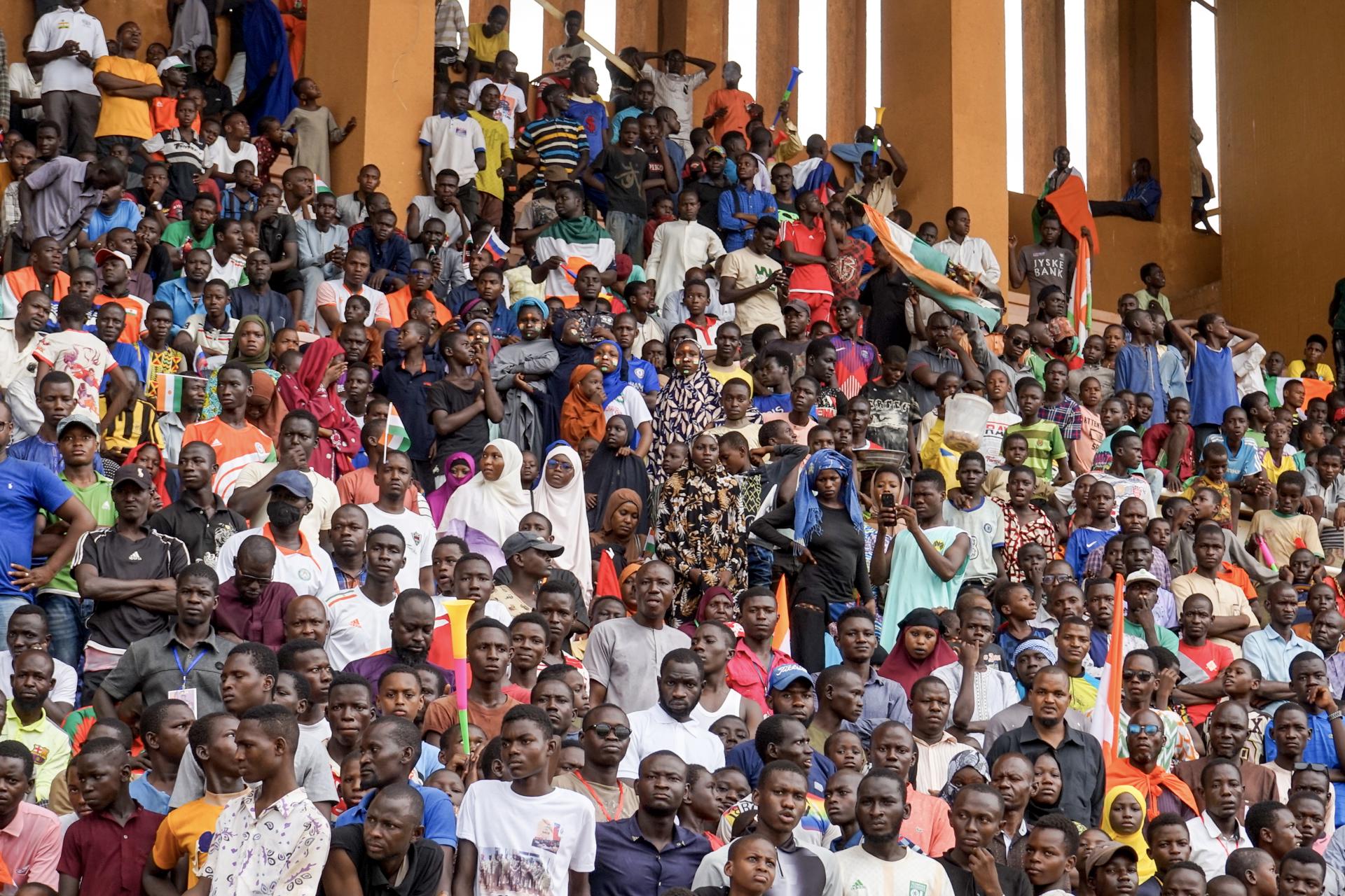 Supporters of the junta gather during a rally at a stadium in Niamey, Niger, 26 August 2023. EFE-EPA/ISSIFOU DJIBO

