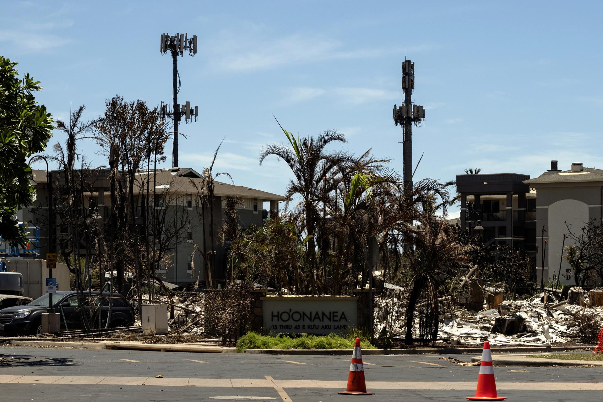 The Ho'onanea Apartment Complex is partially impacted after a wildfire swept through the city of Lahaina, in Lahaina, Hawaii, 17 August 2023. EFE-EPA/ANDREW MILLER
