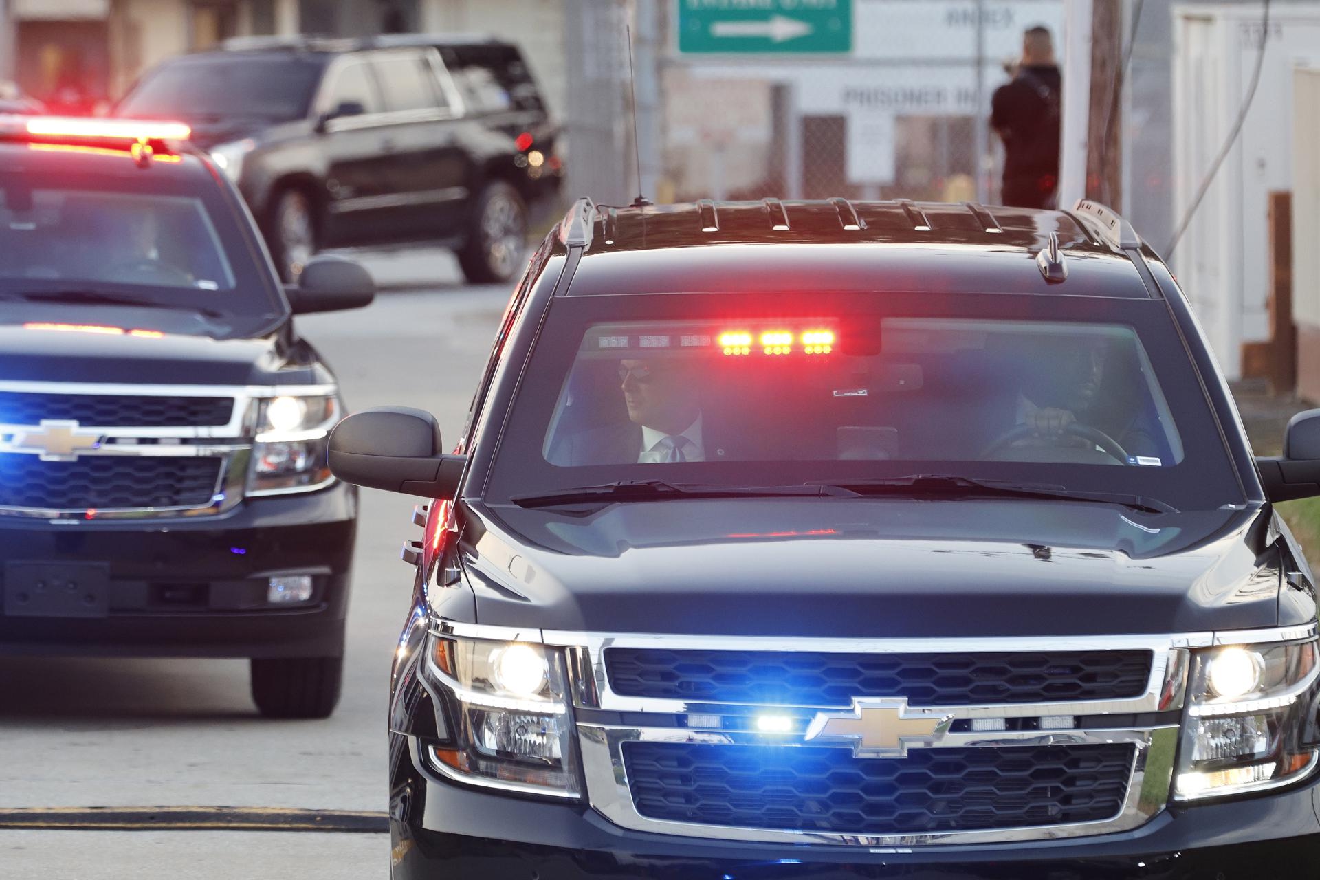 The motorcade of former US President Donald Trump leaves the Fulton County Jail after Trump turned himself into authorities following a grand jury indictment against him and 18 co-defendants for 2020 election interference in Atlanta, Georgia, US, 24 August 2023. EFE-EPA/ERIK S. LESSER

