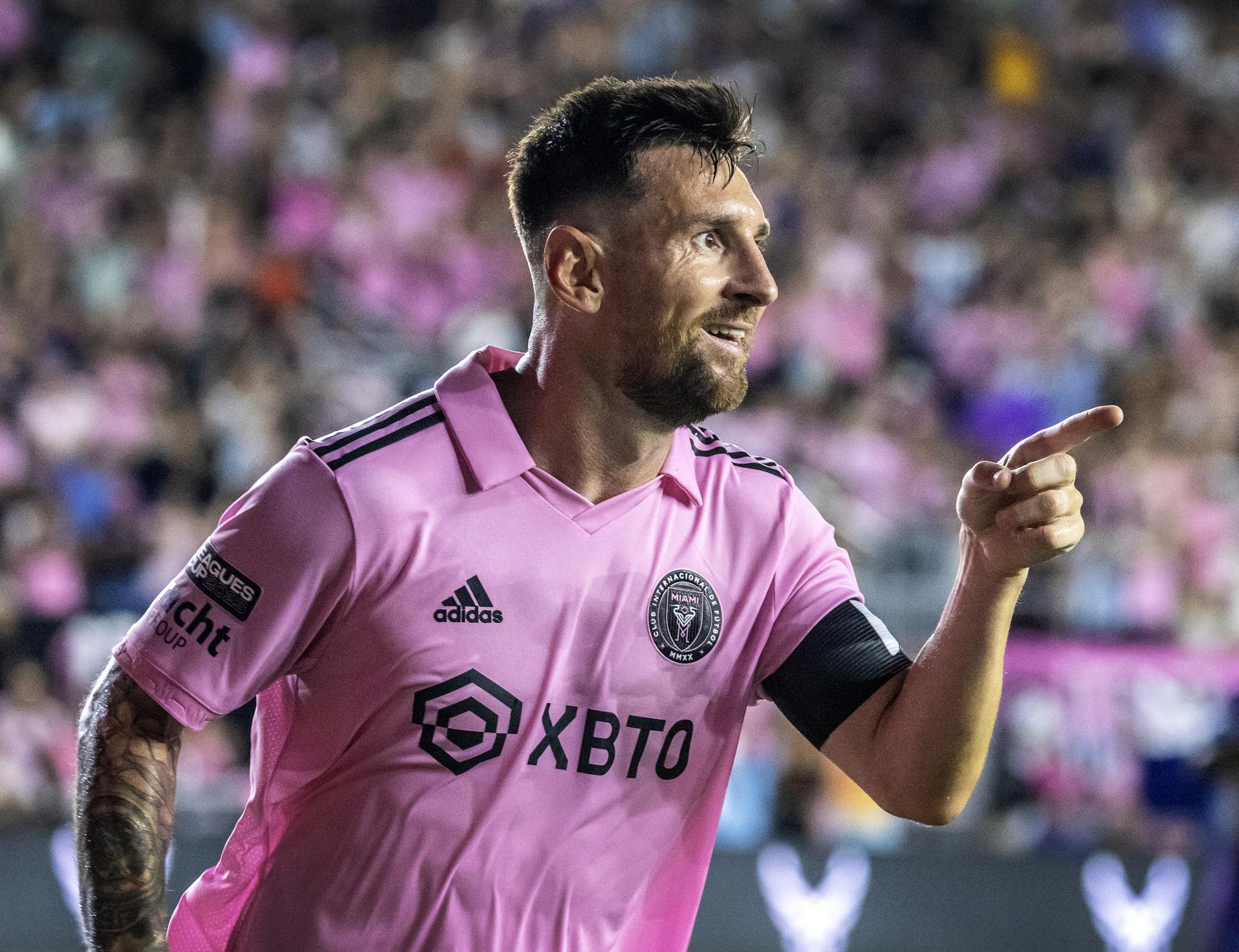 Inter Miami's Lionel Messi celebrates after scoring the 4-0 goal during the Leagues Cup quarter final soccer match between Inter Miami CF and Charlotte FC in Fort Lauderdale, Florida, US, 11 August 2023. EFE-EPA/CRISTOBAL HERRERA-ULASHKEVICH