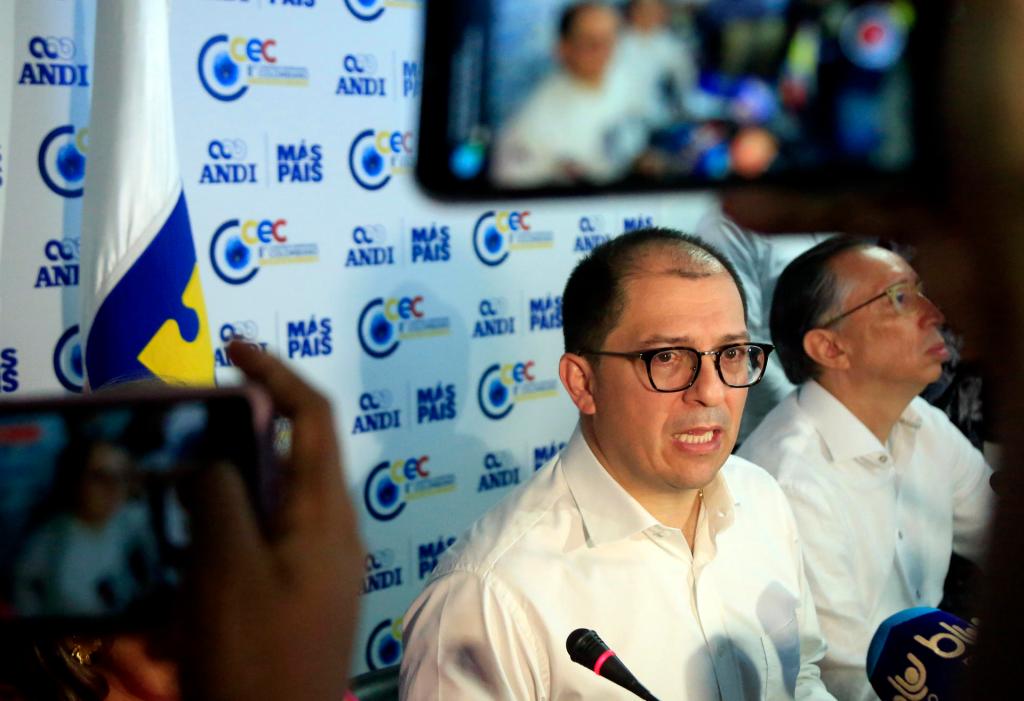 La cúpula militar concluye que no sabe de ningún plan del ELN de atentar contra el fiscal colombiano