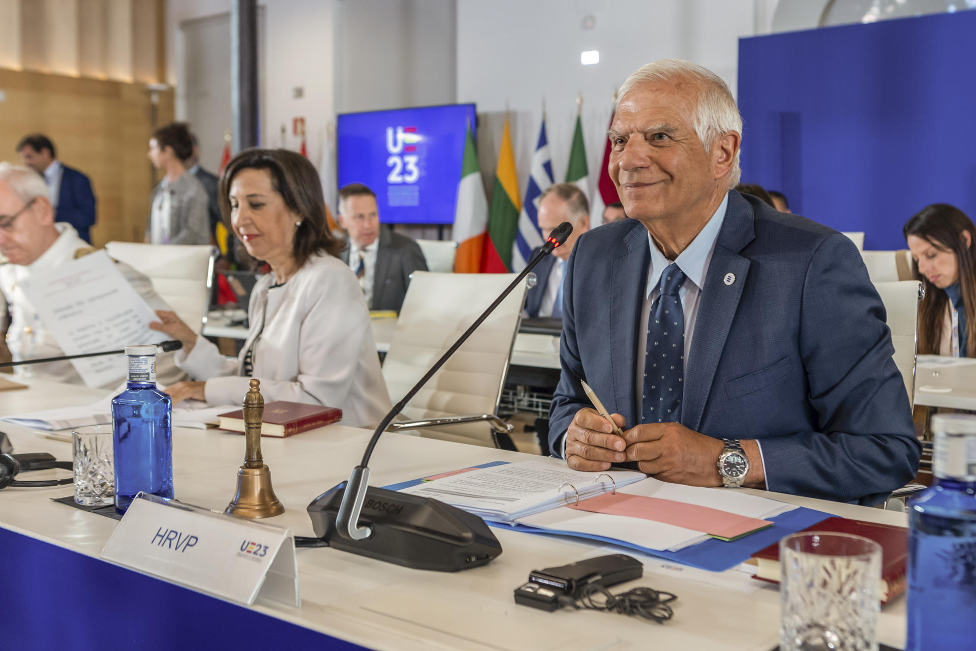 El alto representante de la Unión Europea para Asuntos Exteriores y Política de Seguridad, Josep Borrell, al inicio de la reunión informal ministerial de Defensa y Asuntos Exteriores de la UE celebrada este miércoles en Toledo. EFE/Ángeles Visdómine