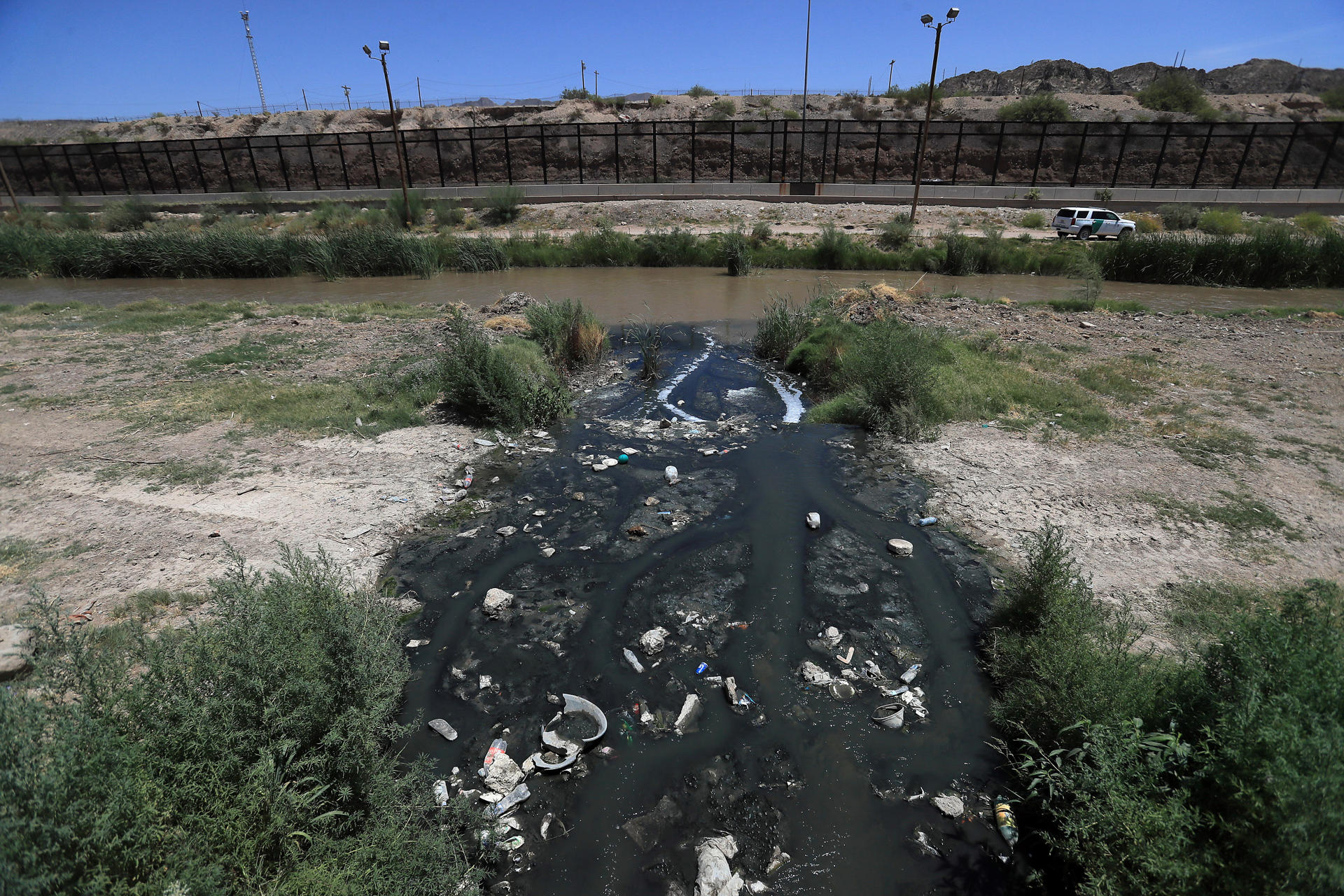 Photo showing a channel contaminated with sewage flowing into the Rio Grande in Ciudad Juarez, Mexico, on July 31, 2023. EFE/ Luis Torres
