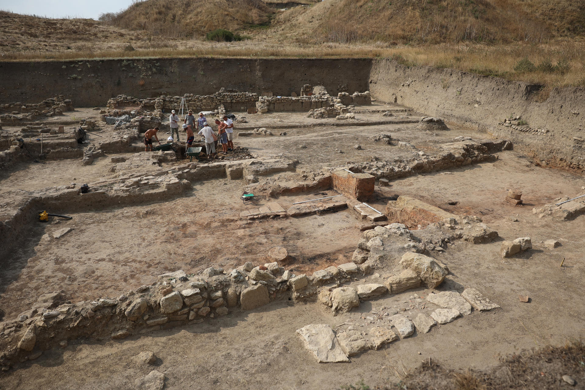 A photograph provided by the Volnoe Delo Foundation on 14 August 2023 of ruins of a first-century synagoge found on the Taman peninsula of the Krasnodar Krai region of Russia. EFE/ Volnoe Delo Foundation/EDITORIAL USE ONLY
