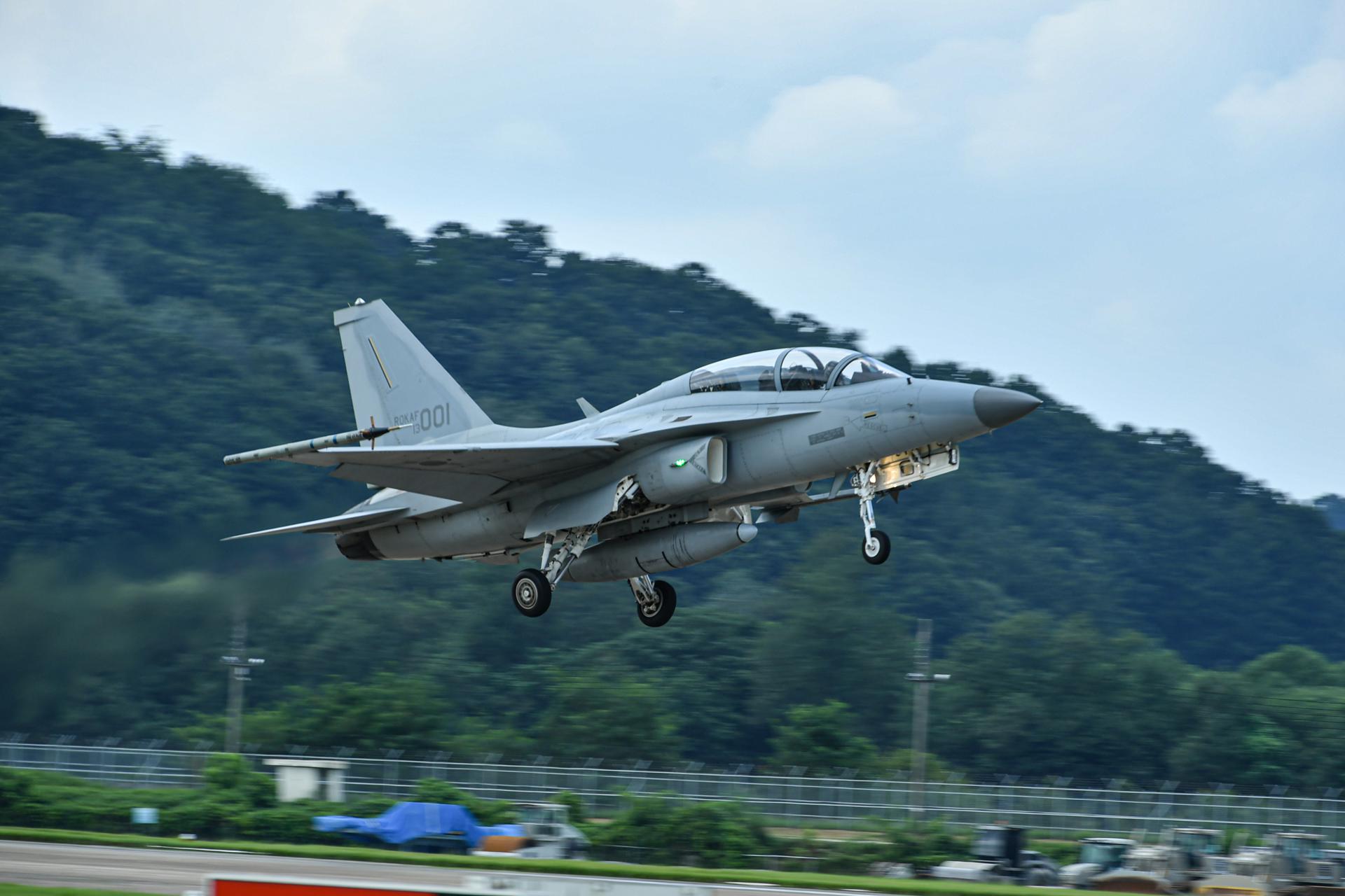 A handout photo made available by the South Korean Defense Ministry shows an FA-50 fighter of the 8th Fighter Wing during Ulchi Freedom Shield (UFS) exercises in South Korea, 21 August 2023. EFE/EPA/SOUTH KOREAN DEFENSE MINISTRY / HANDOUT SOUTH KOREA OUT HANDOUT EDITORIAL USE ONLY/NO SALES
