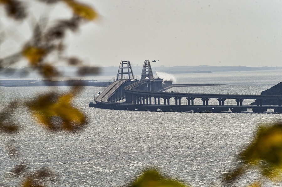 Puente del estrecho de Kerch en Crimea