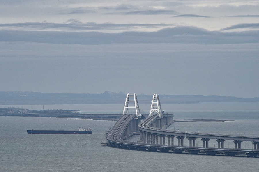 Vista general del puente de Crimea en Kerch, Crimea