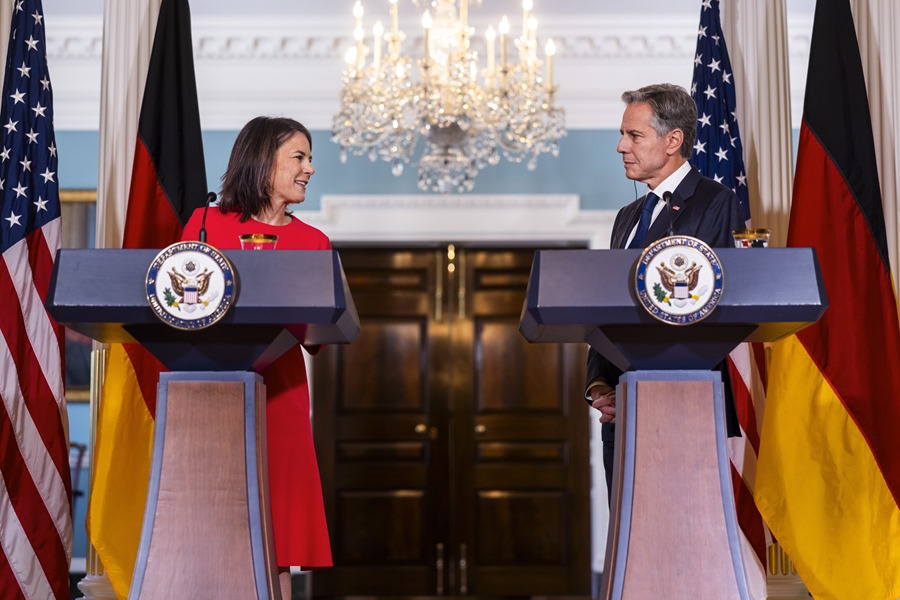 El secretario de Estado de EEUU, Antony Blinken, en una rueda de prensa con la jefa de la diplomacia alemana, Annalena Baerbock, este viernes en Washington
