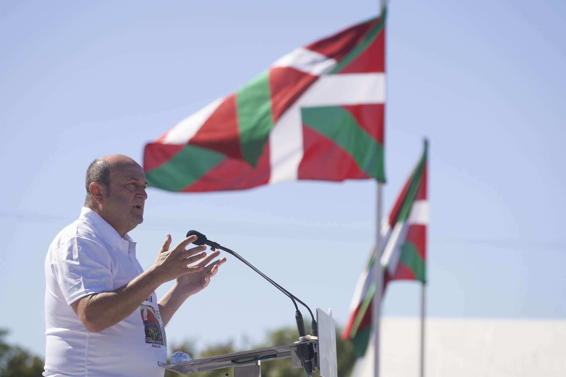 Ortuzar dice que el PNV está dispuesto a “aportar” pero pide un debate territorial
